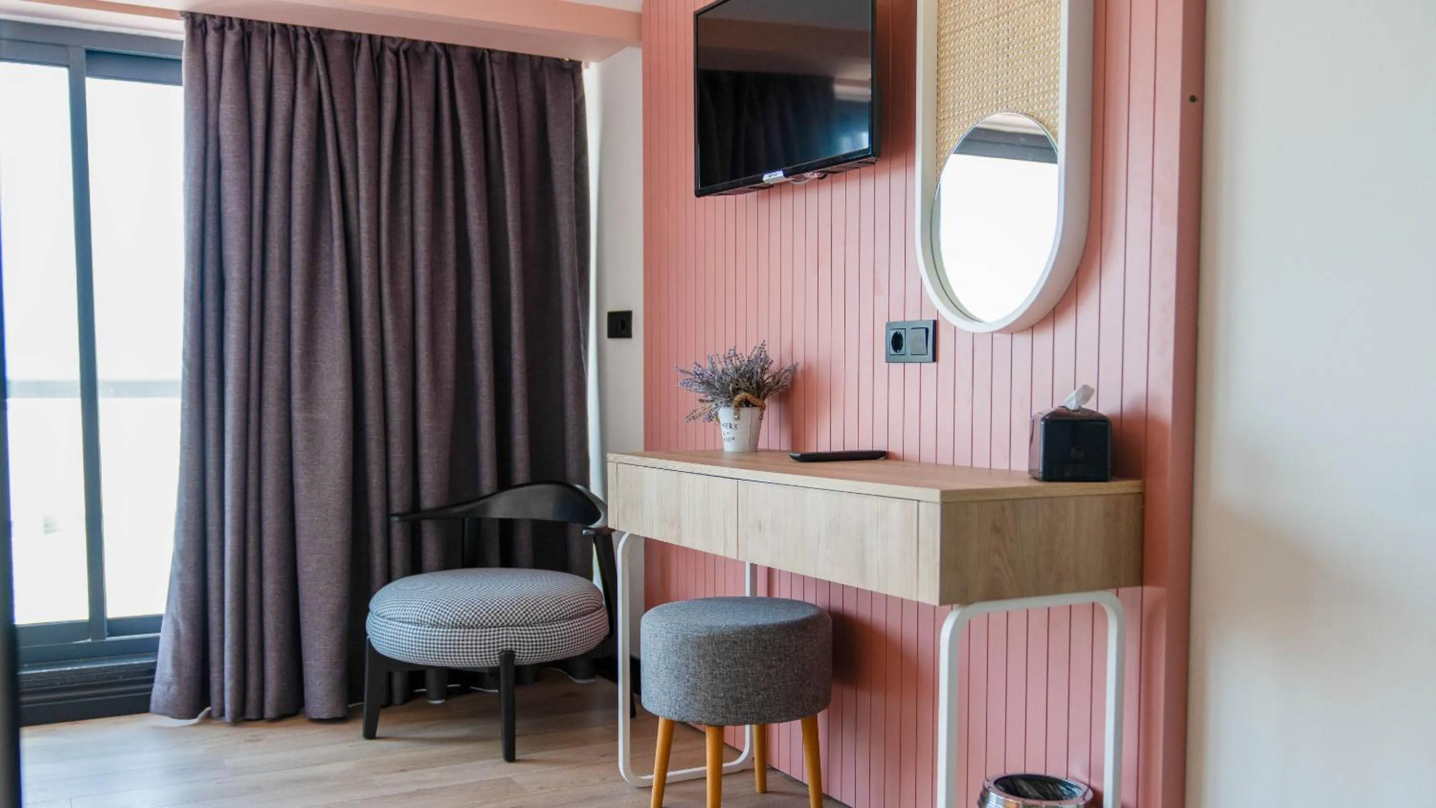 Decorative detail in Just Inn City