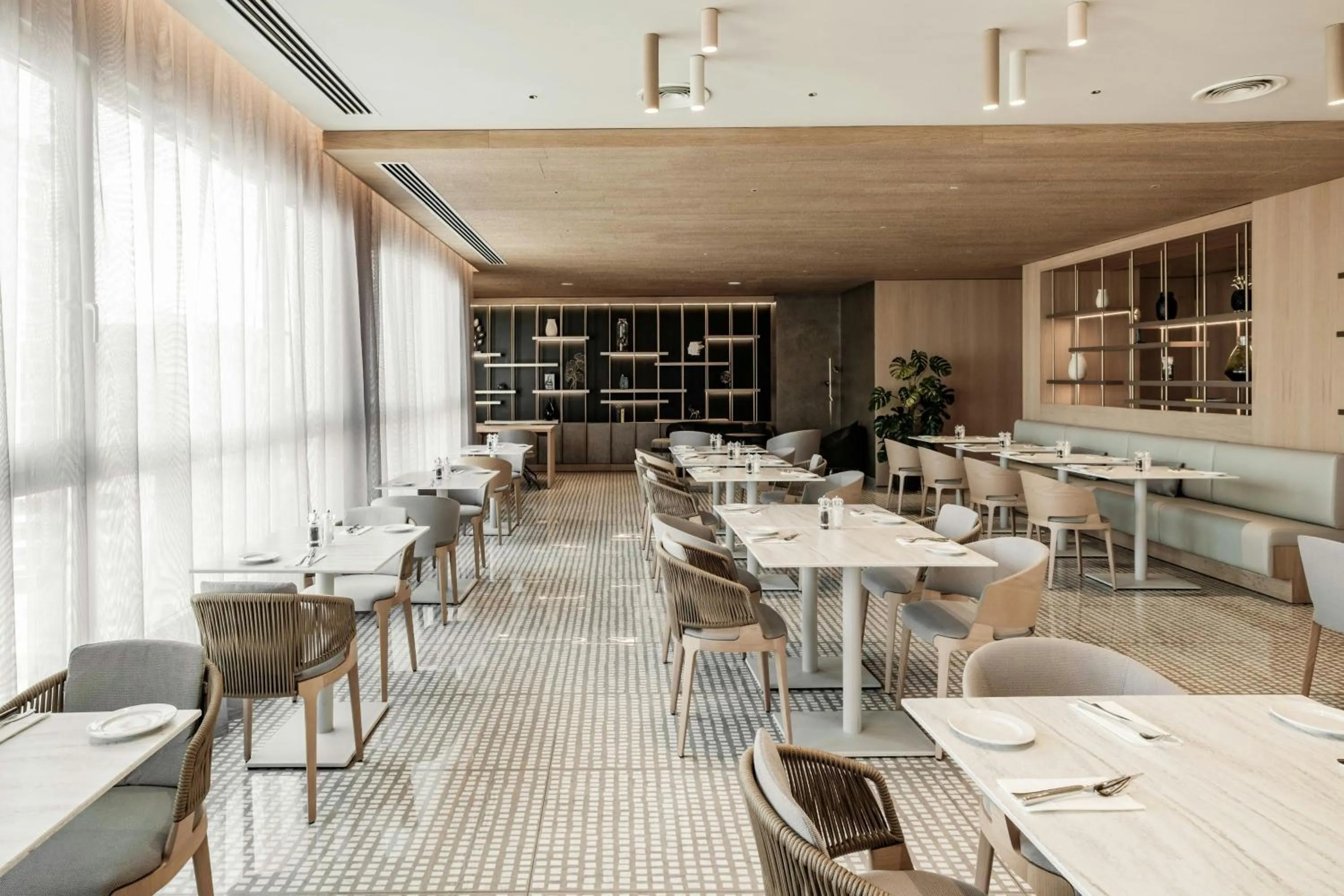 Restaurant/places to eat in AC Hotel by Marriott St Julian's