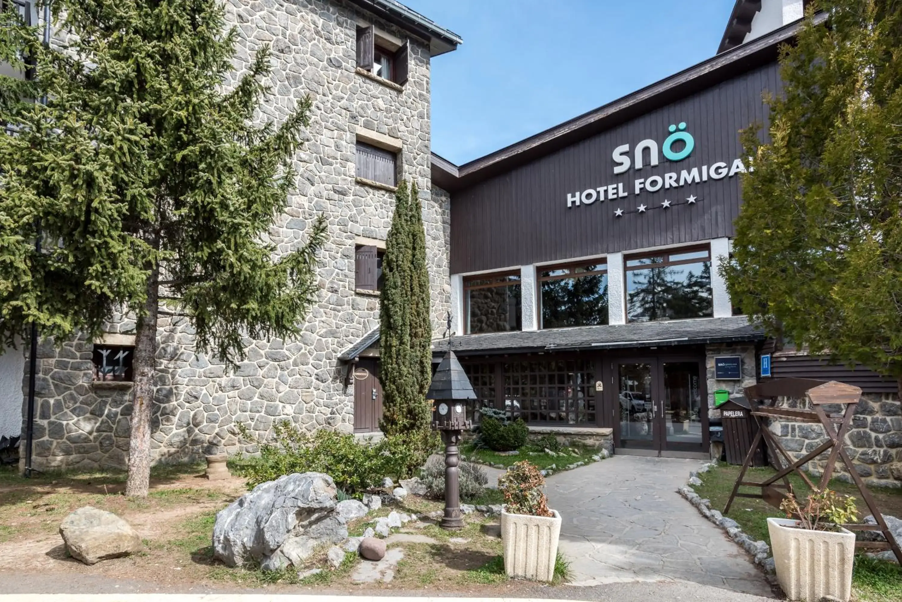 Property building in Snö Hotel Formigal Property building in Snö Hotel Formigal