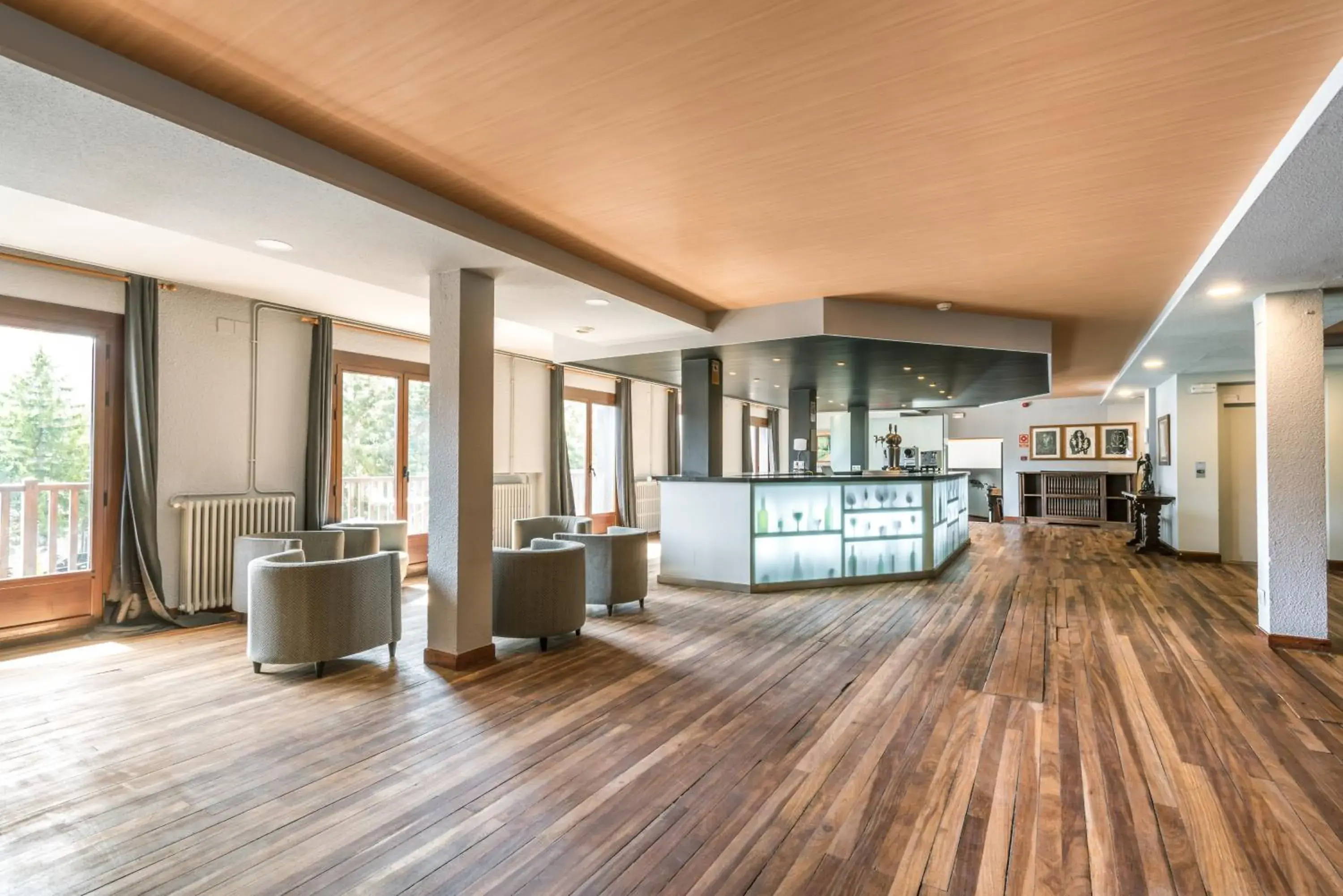 Lounge or bar in Snö Hotel Formigal Lounge or bar in Snö Hotel Formigal