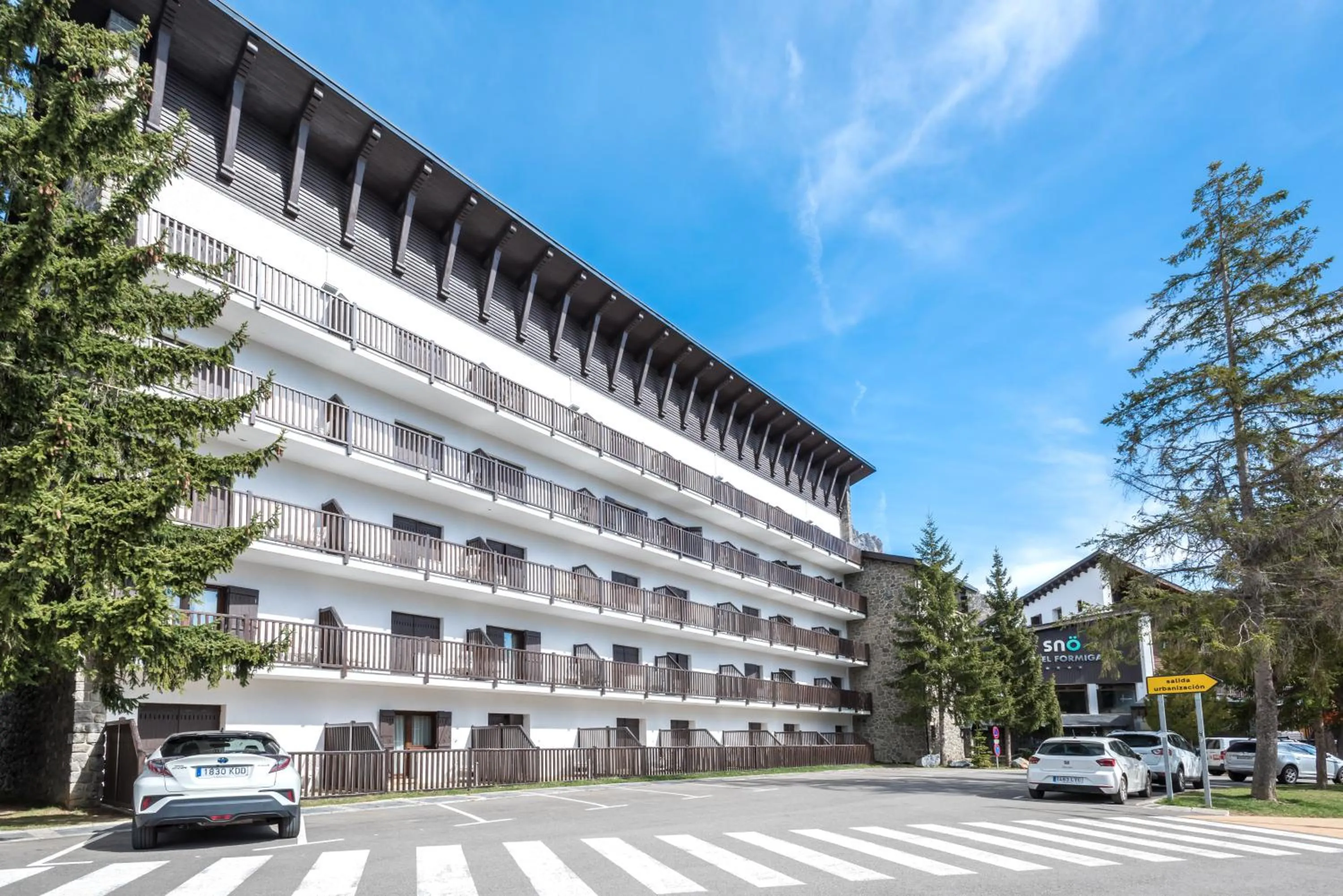 Property building in SNÖ Hotel Formigal
