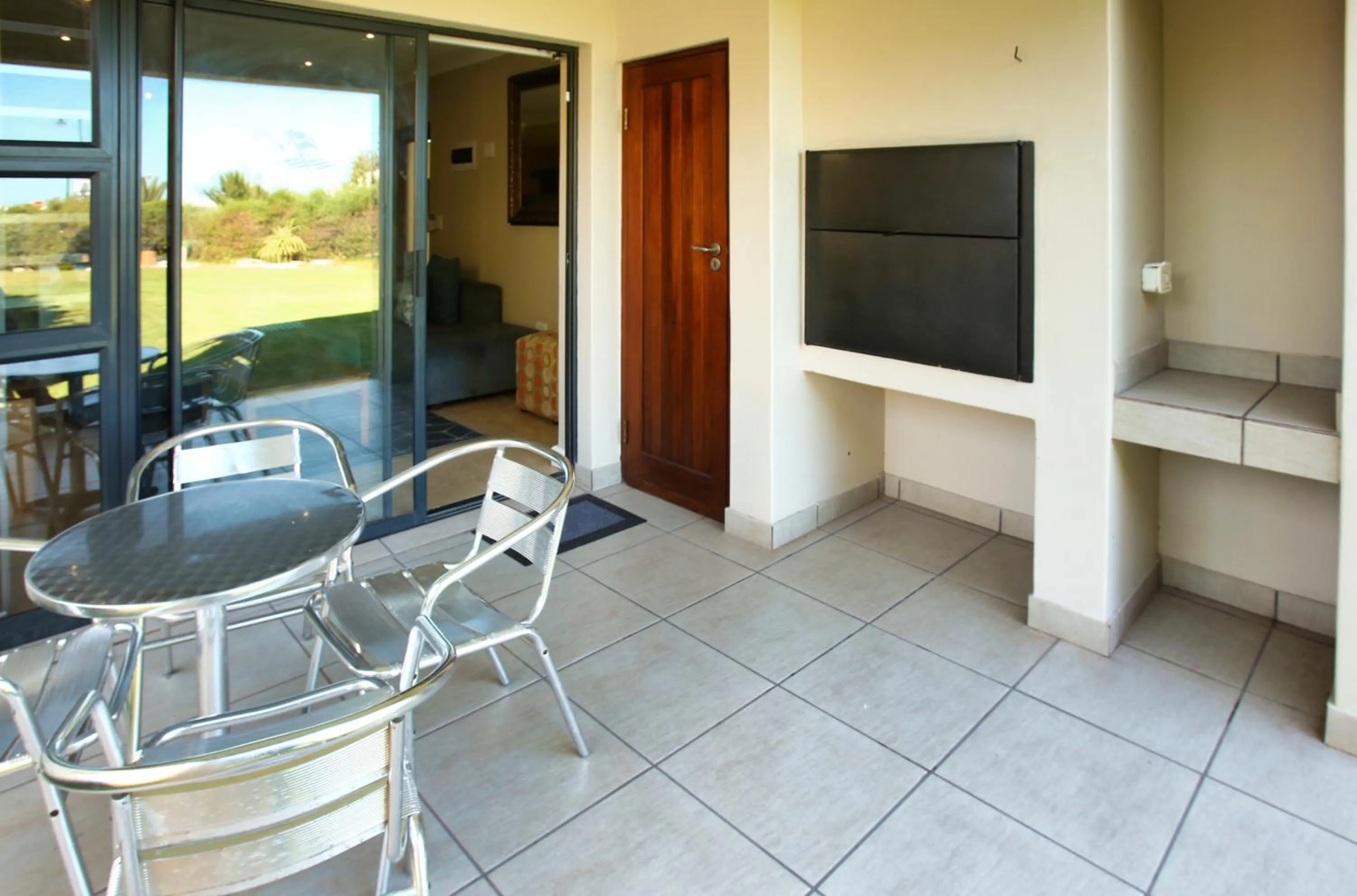 BBQ facilities in Ellefsen Golf Suite 103, Langebaan, 4-sleeper