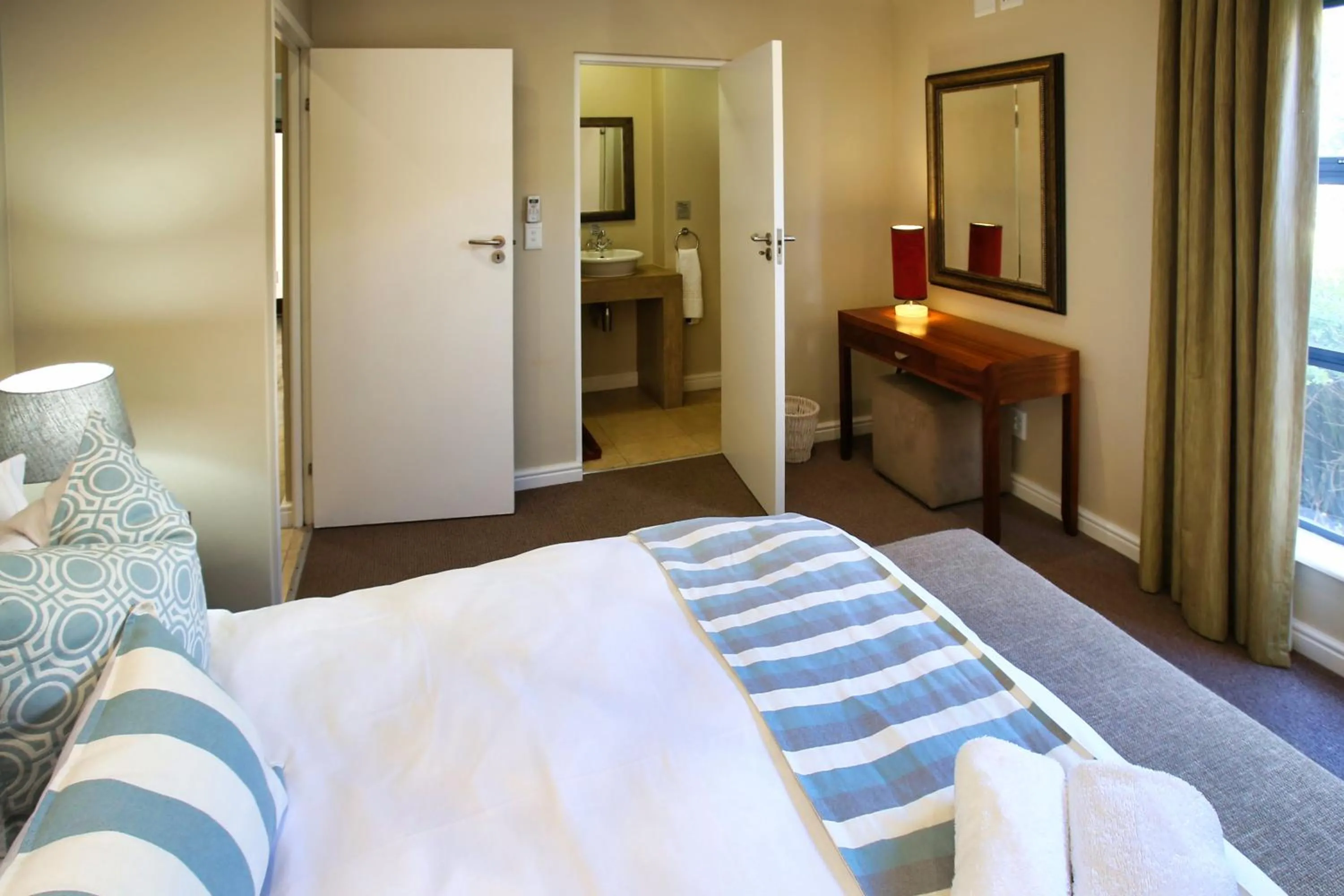 Bed in Ellefsen Golf Suite 103, Langebaan, 4-sleeper