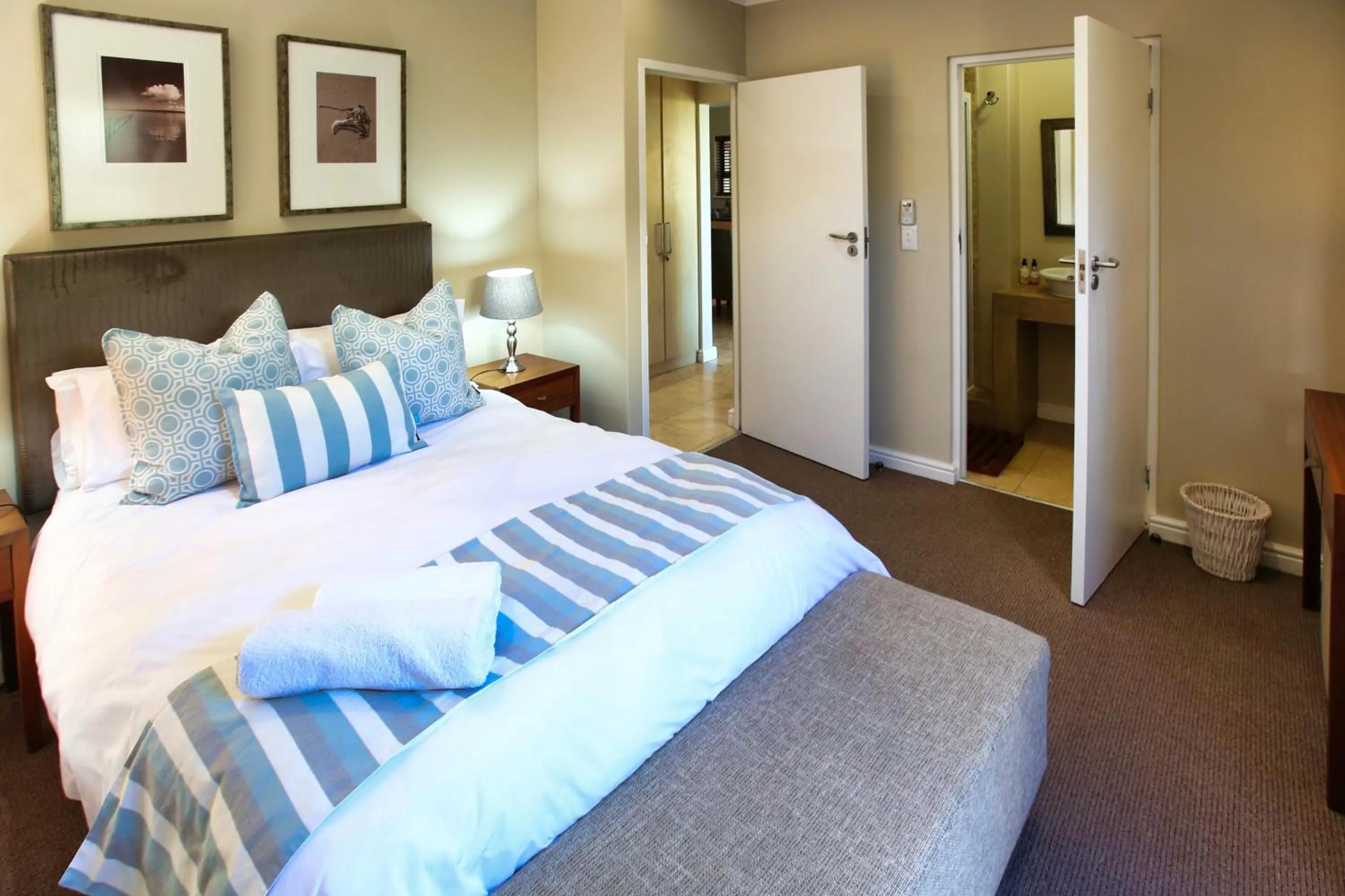 Bed in Ellefsen Golf Suite 103, Langebaan, 4-sleeper
