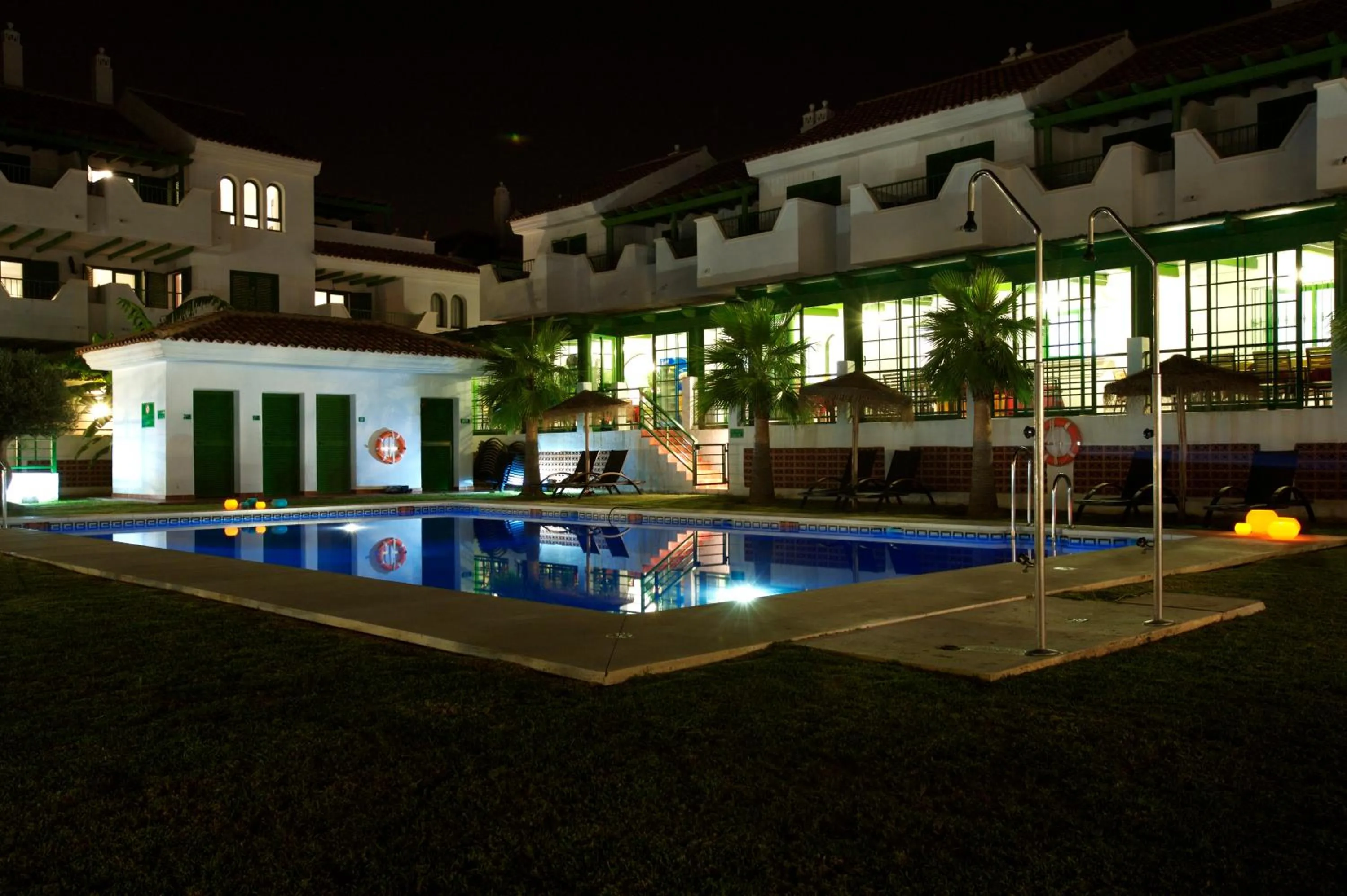 Swimming pool in Hotel Apartamentos Manilva Sun