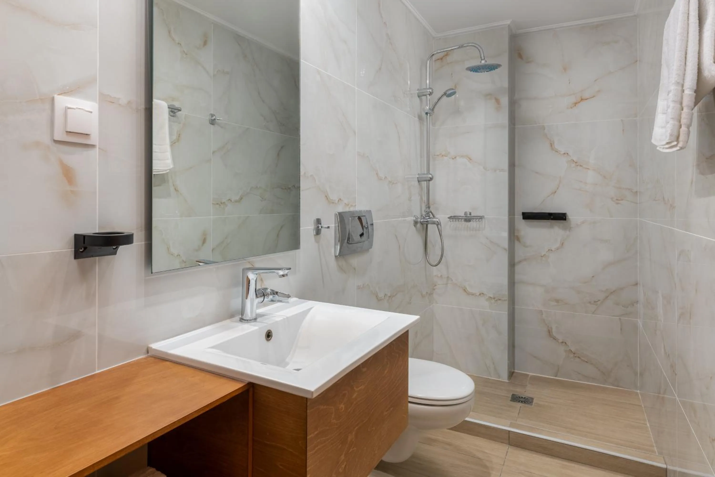 Shower in Diana Art Boutique Hotel