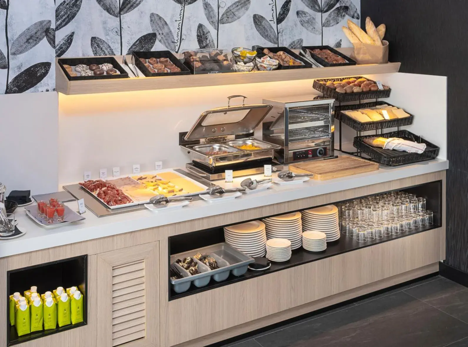 Breakfast in Sercotel Plana Suites Breakfast in Sercotel Plana Suites