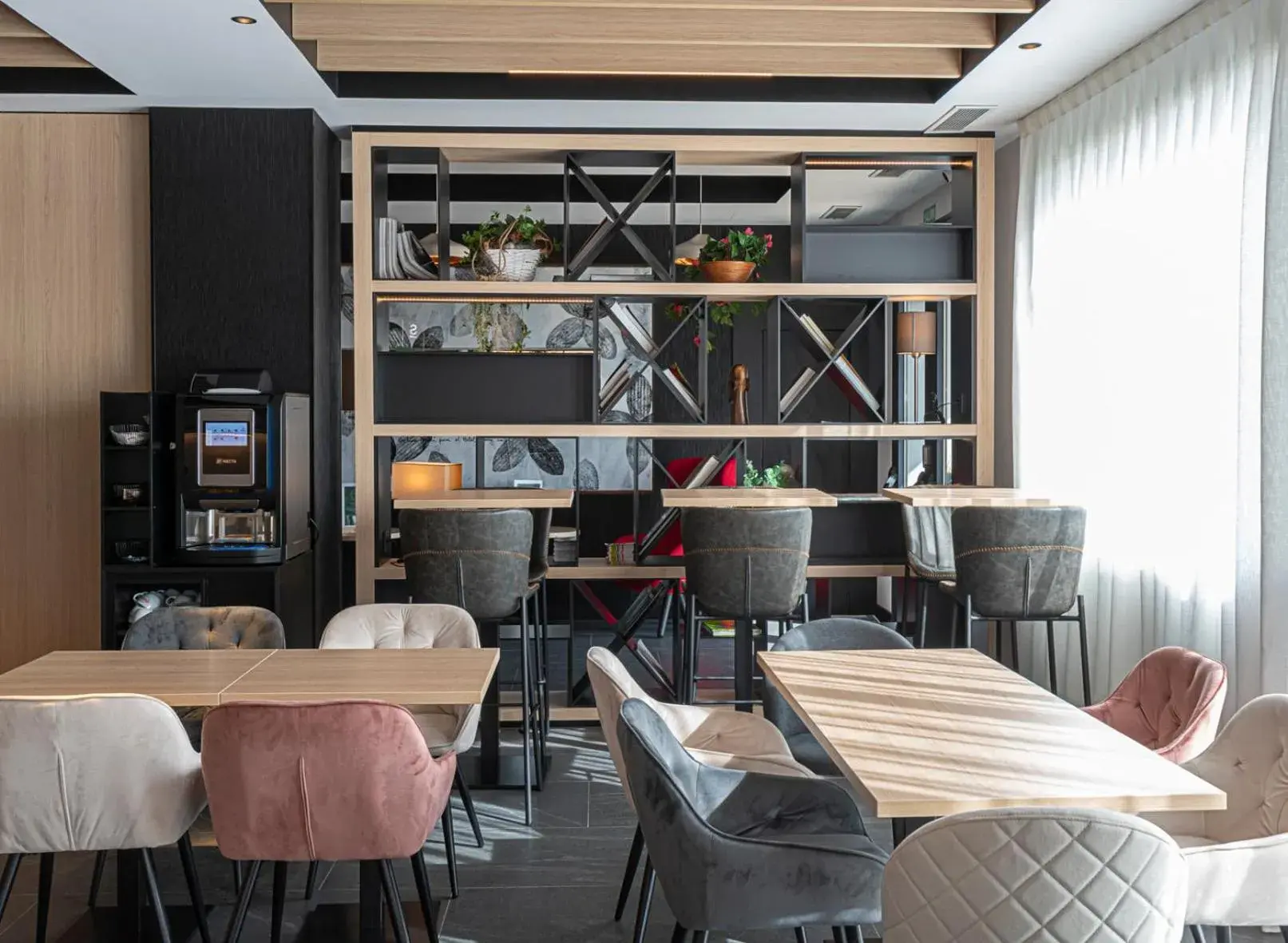 Lounge or bar in Sercotel Plana Suites Lounge or bar in Sercotel Plana Suites