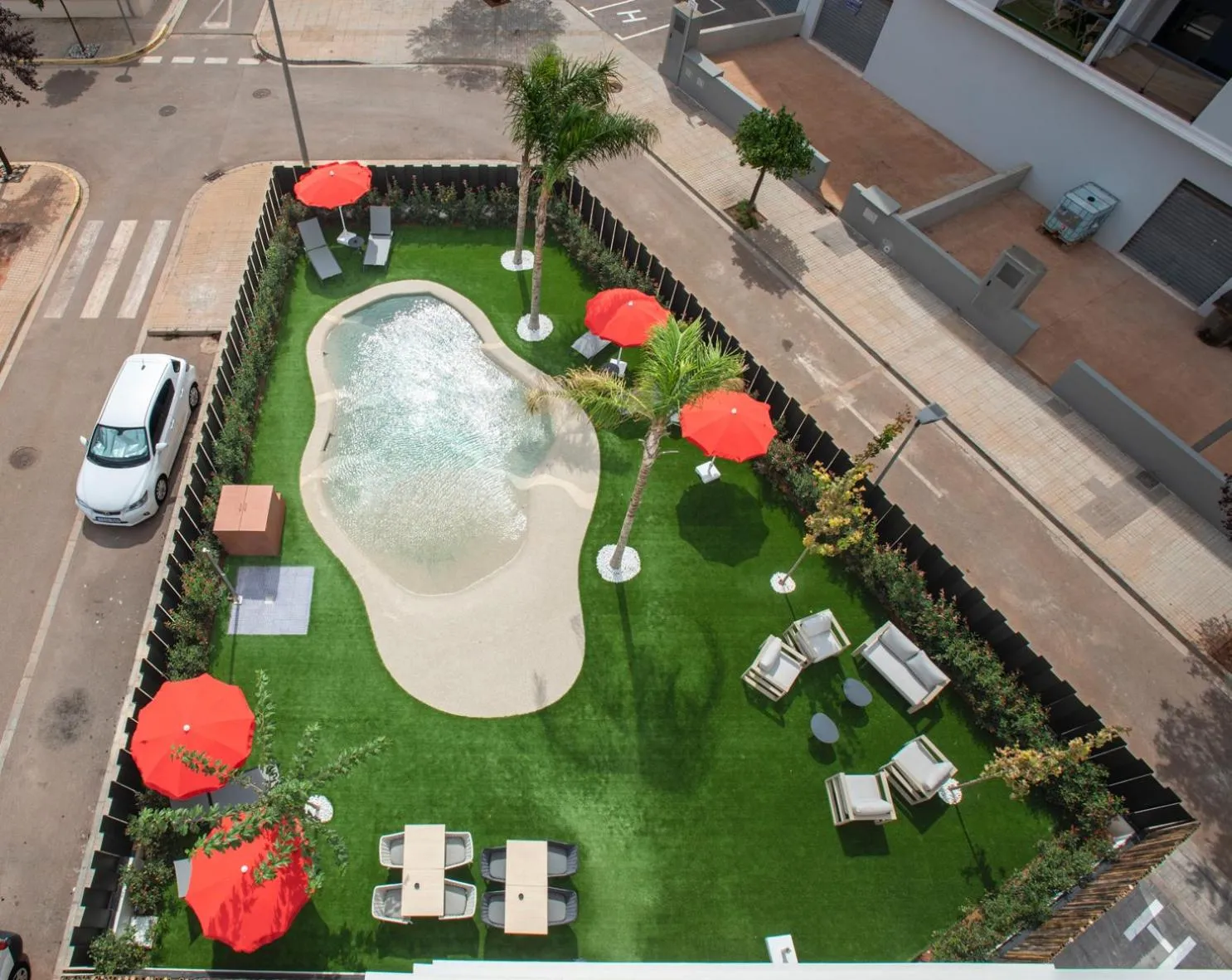 Swimming pool in Sercotel Plana Suites