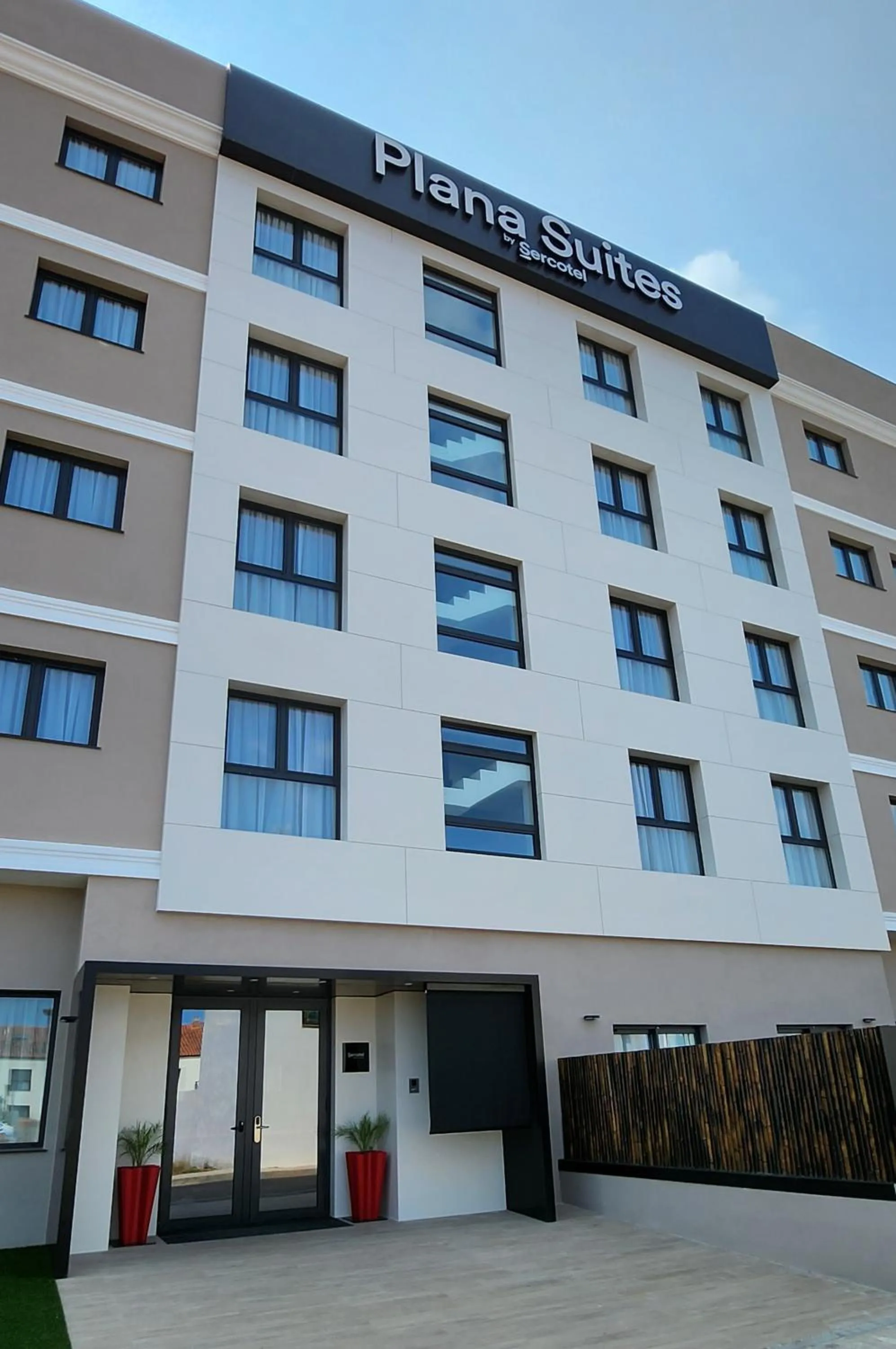 Property building in Sercotel Plana Suites
