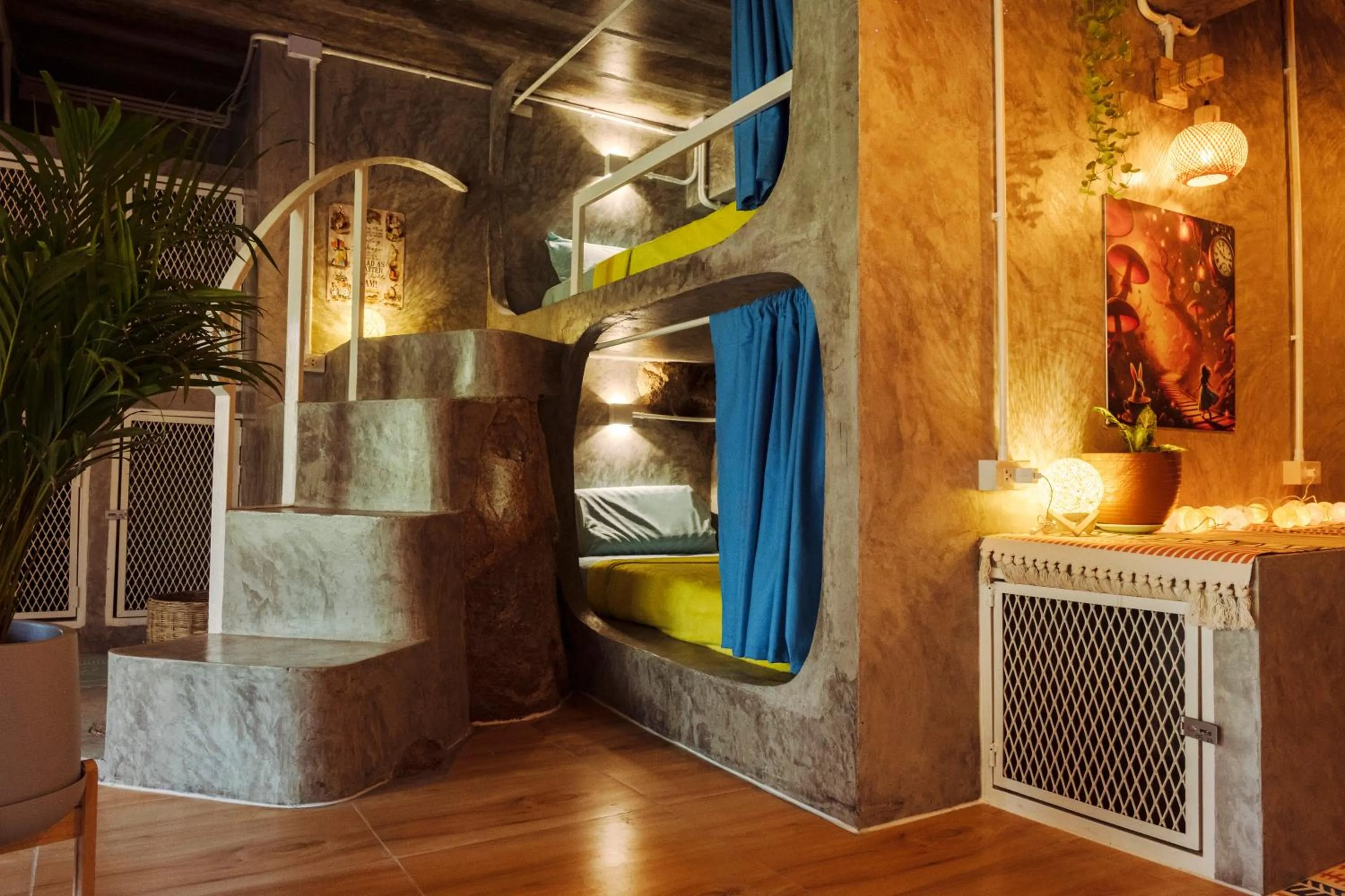 Bunk Bed in Mixed Dormitory Room in Wonderland Jungle Hostel