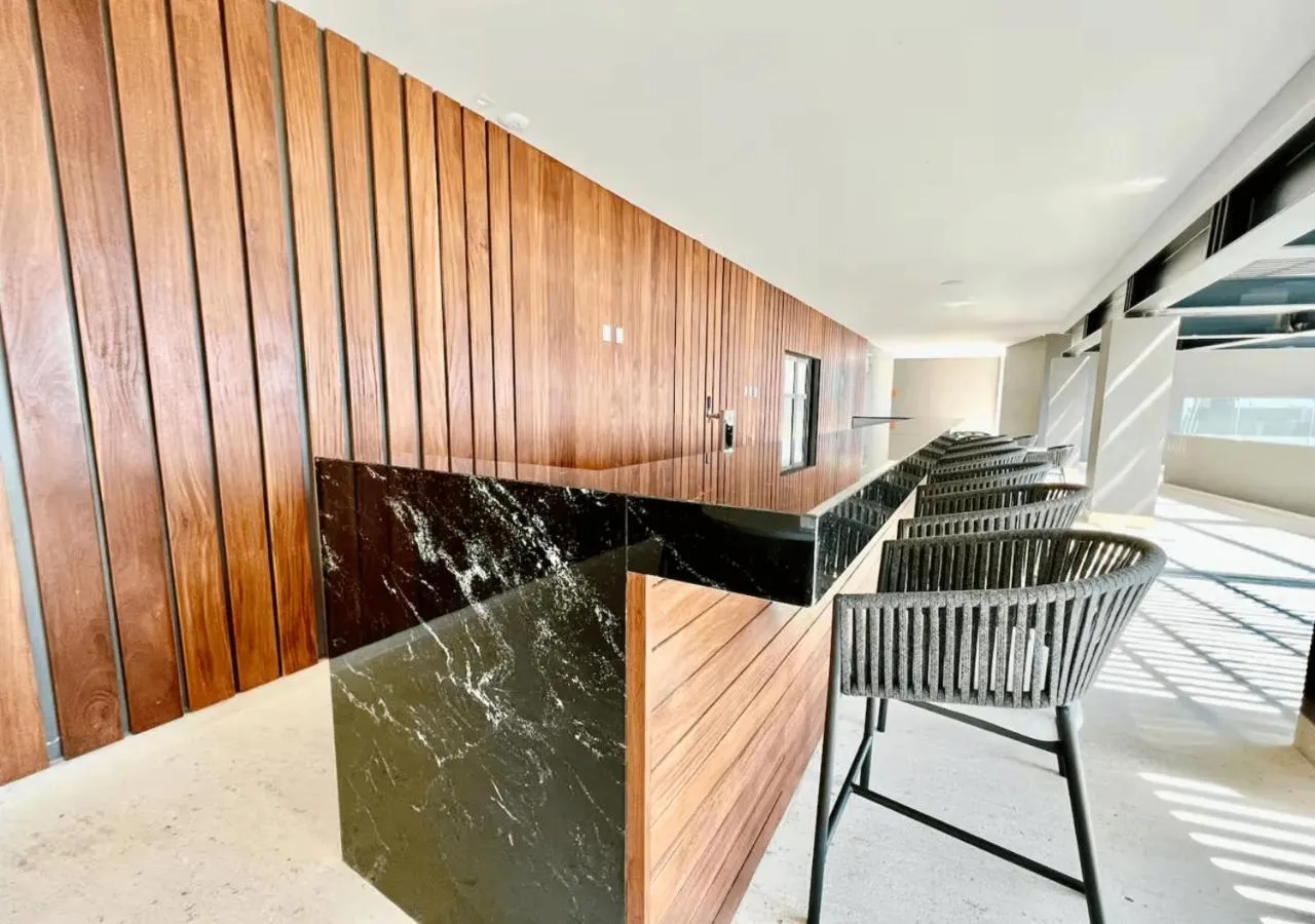 Restaurant/places to eat in Luxury 1BR Condo Prime Location