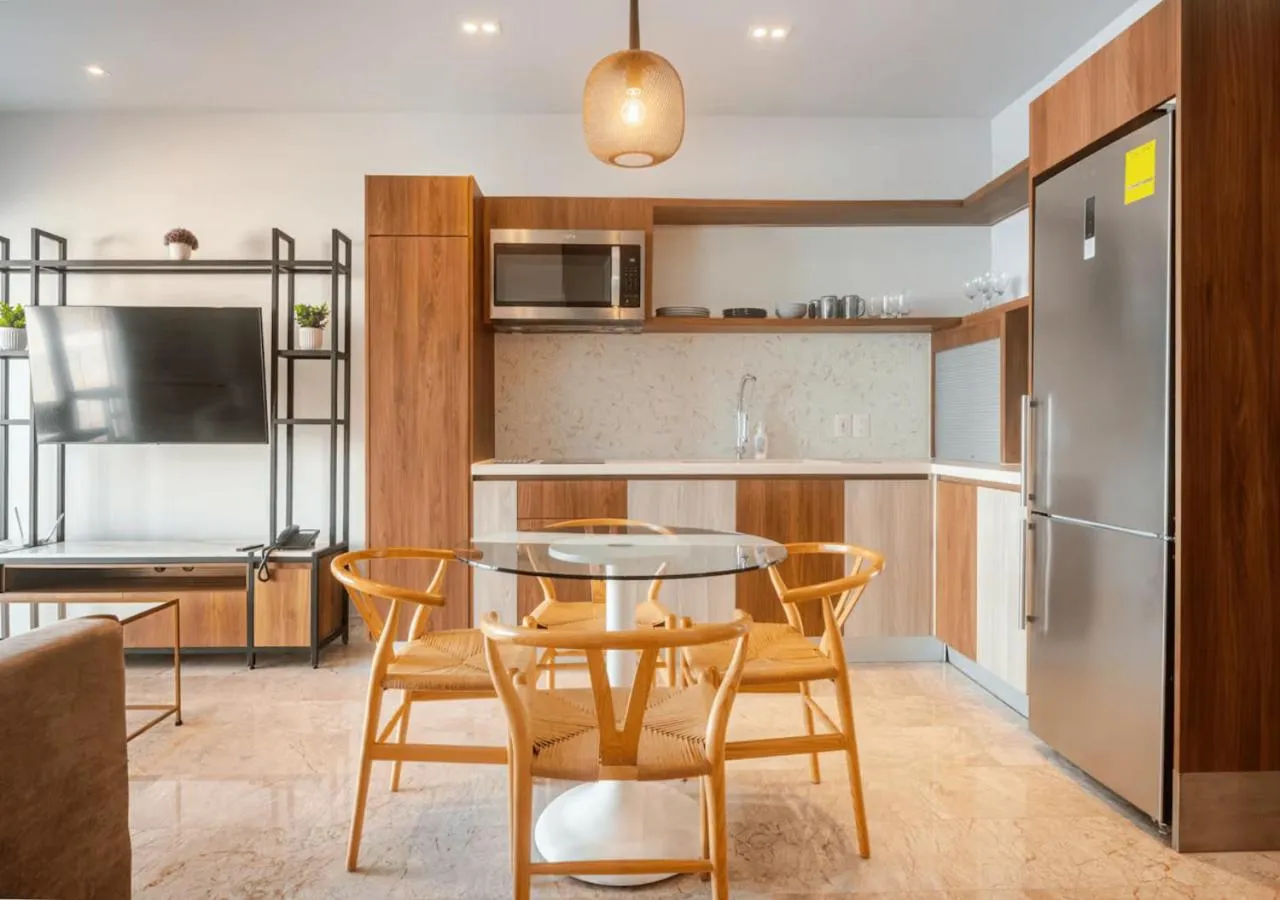 Kitchen or kitchenette in Luxury 1BR Condo Prime Location