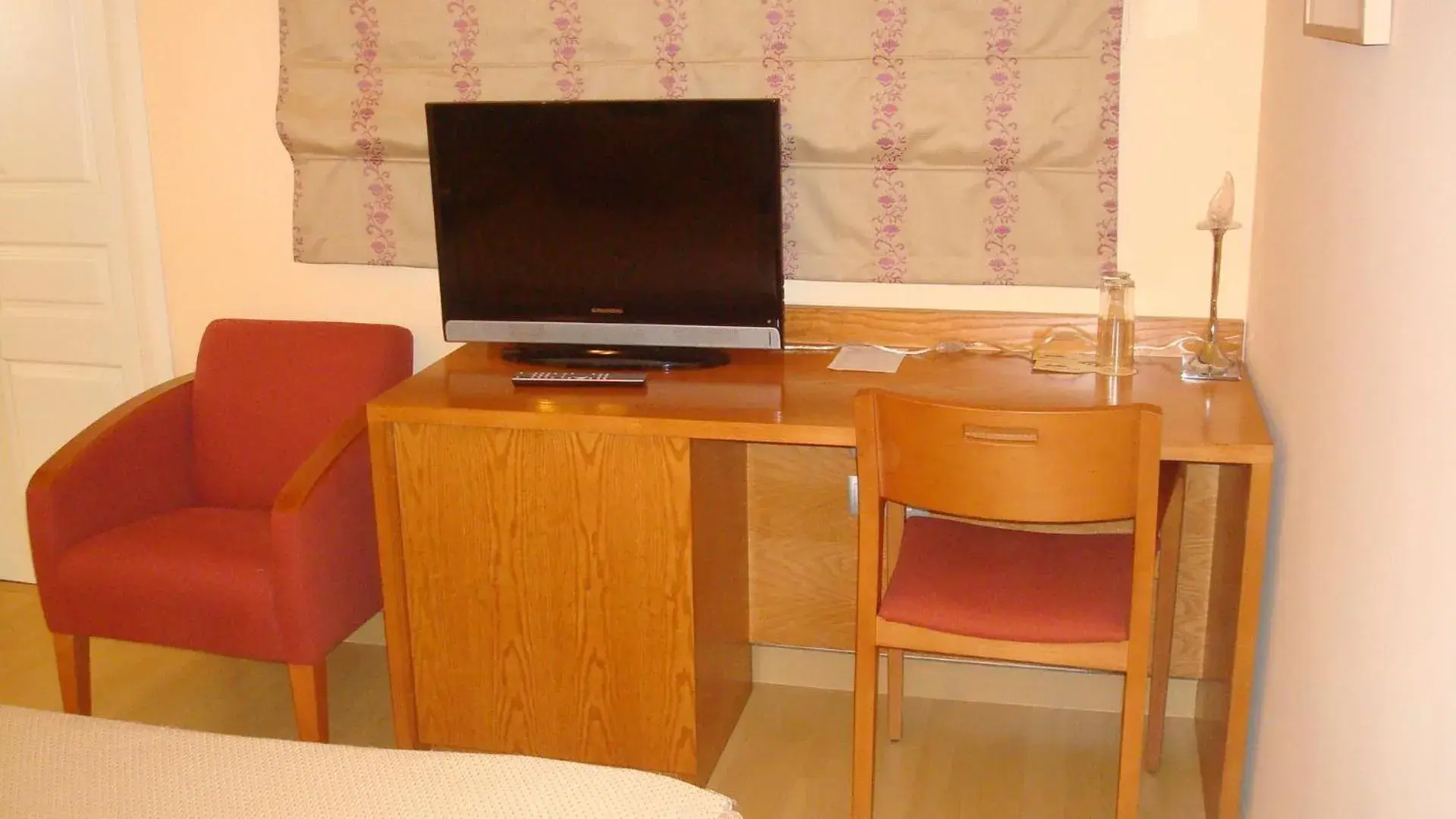 Bedroom in Hotel Alfonso VIII De Cuenca Bedroom in Hotel Alfonso VIII De Cuenca