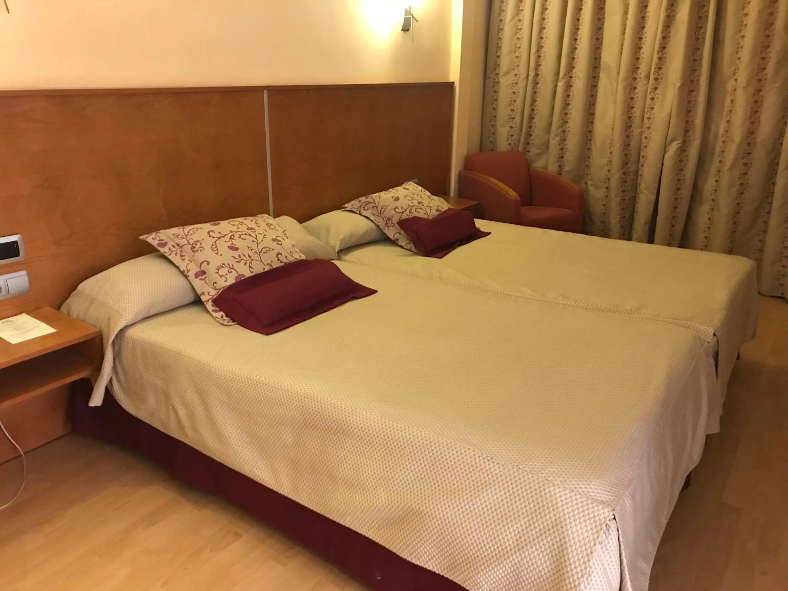 Bed in Hotel Alfonso VIII De Cuenca