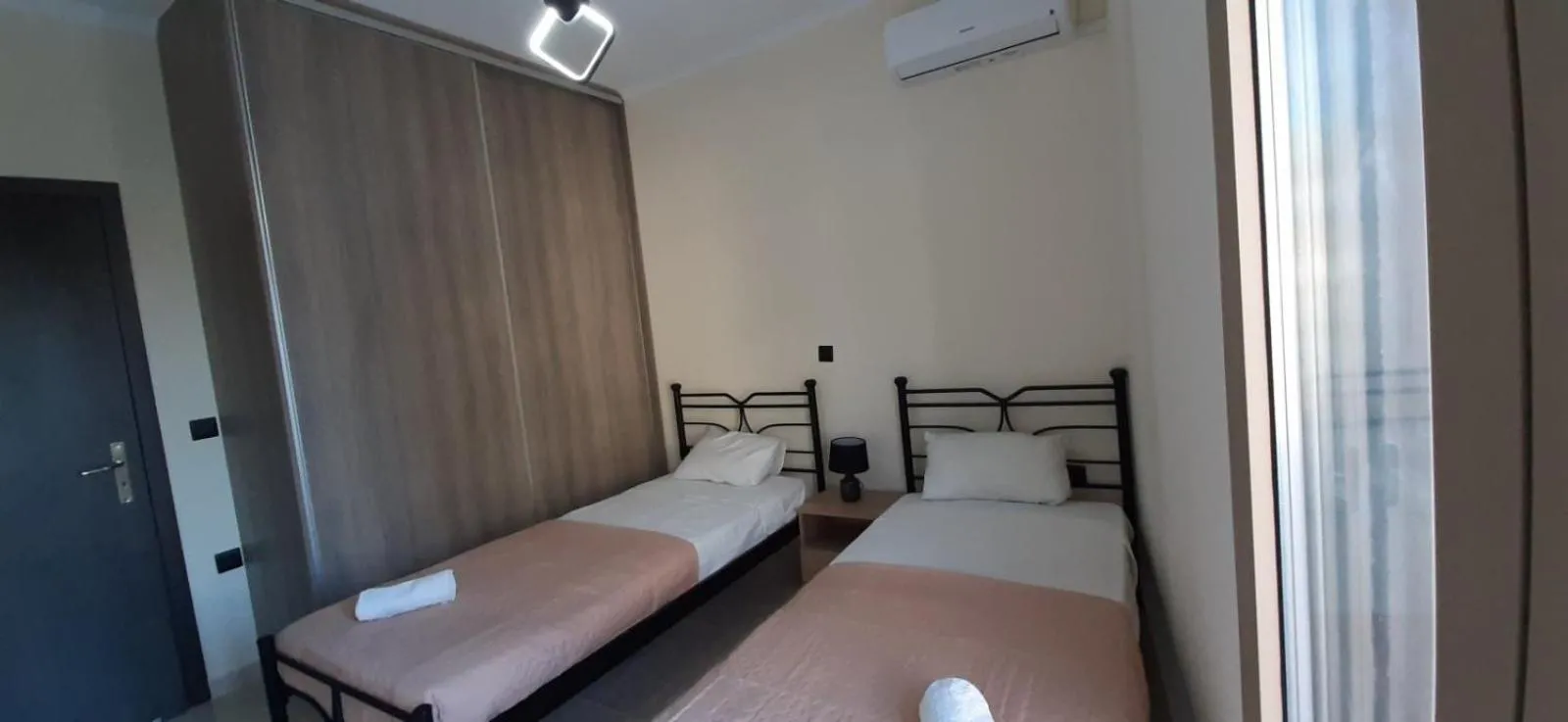 Bed in AYRA ROOMS ALIVERI