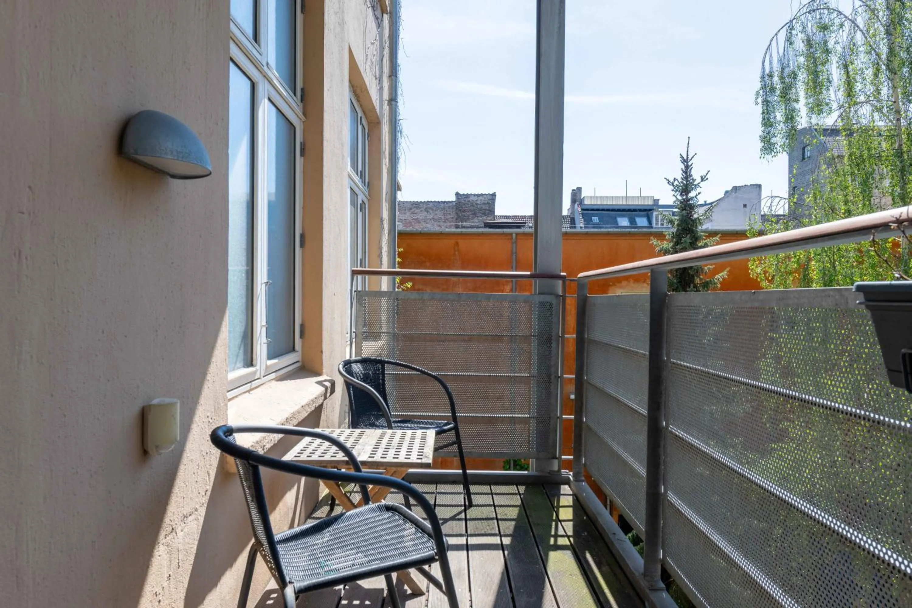 NEW charming apt in City Center