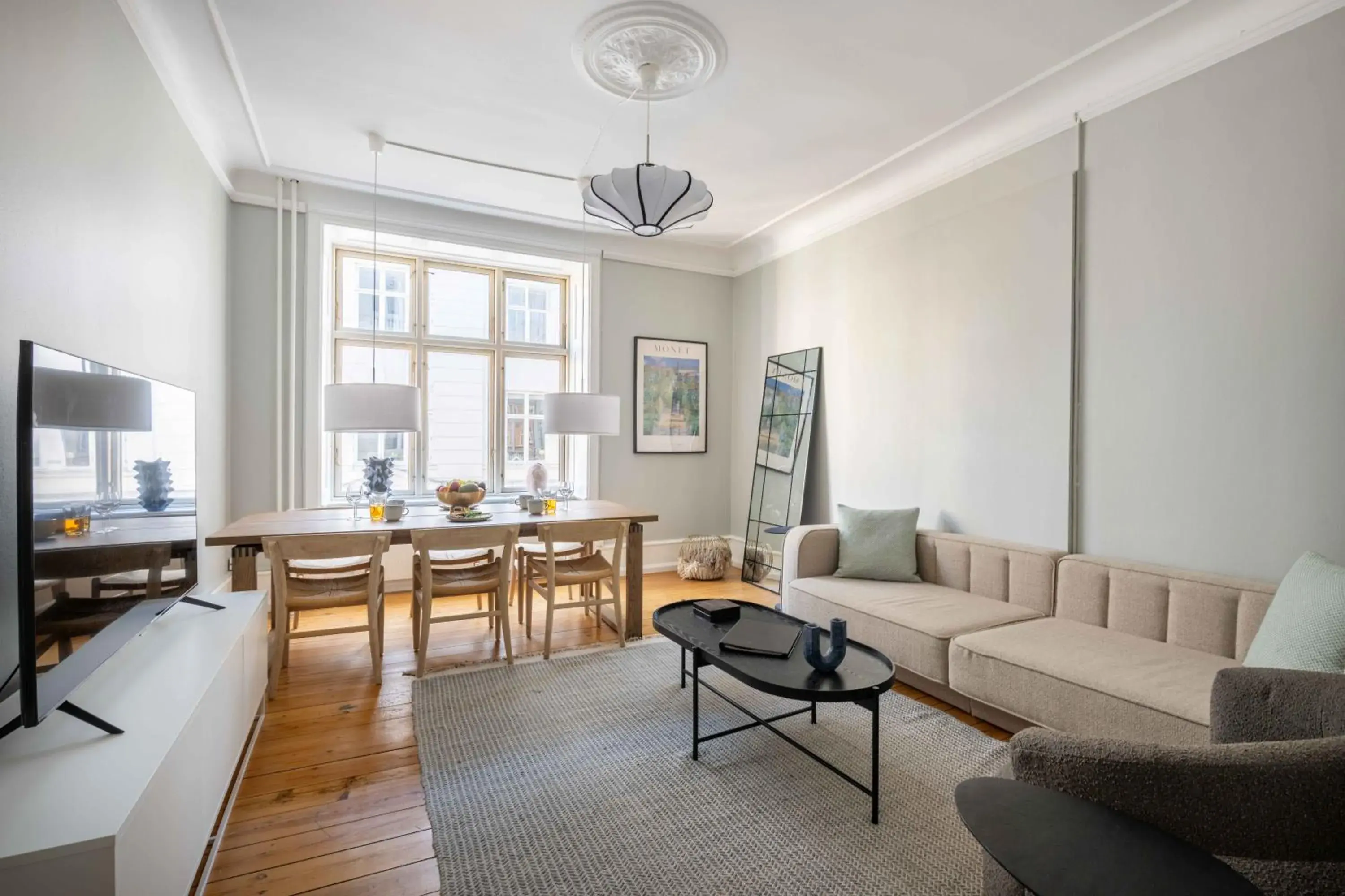 NEW charming apt in City Center NEW charming apt in City Center