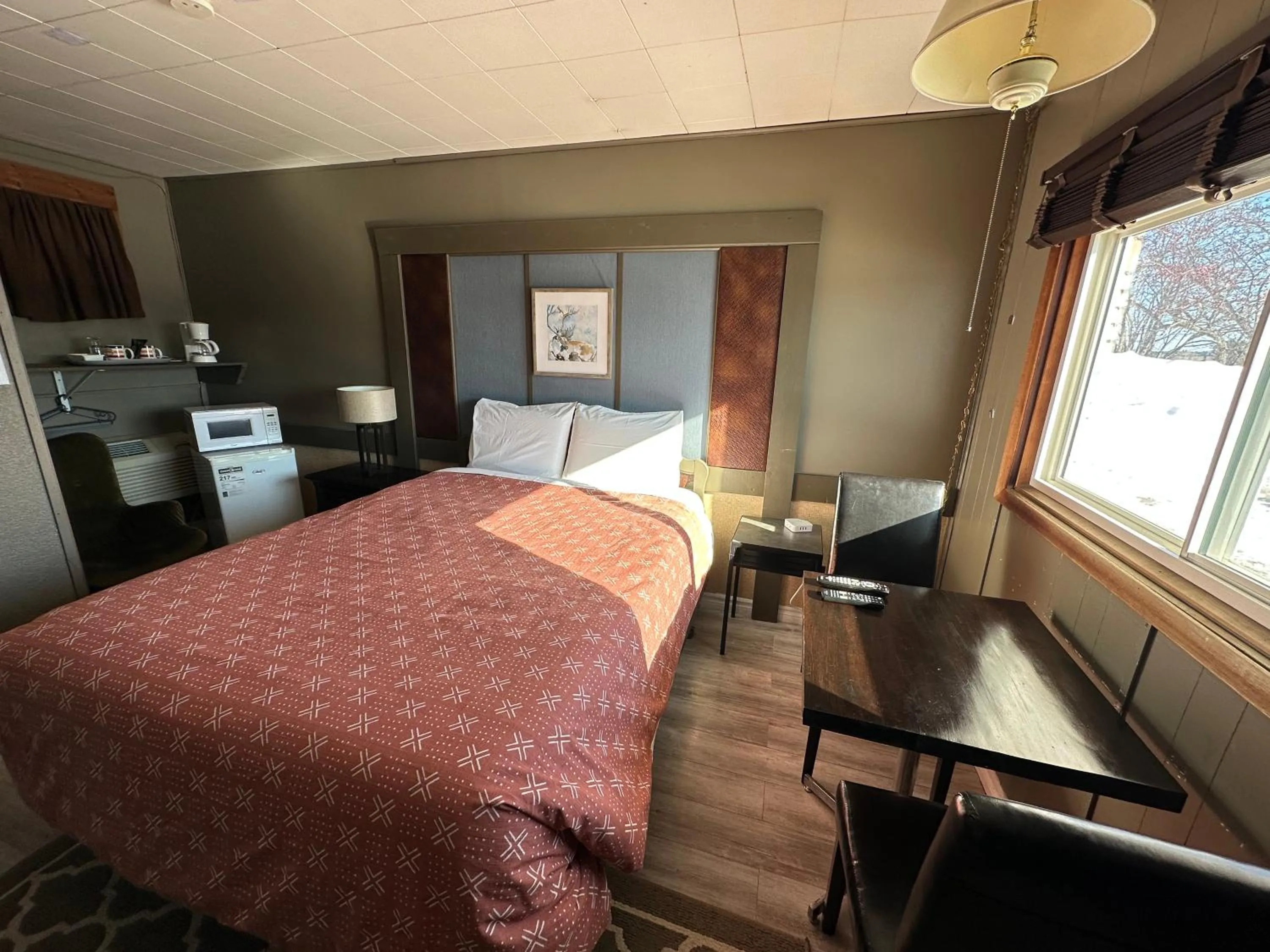 Pinecrest Motel