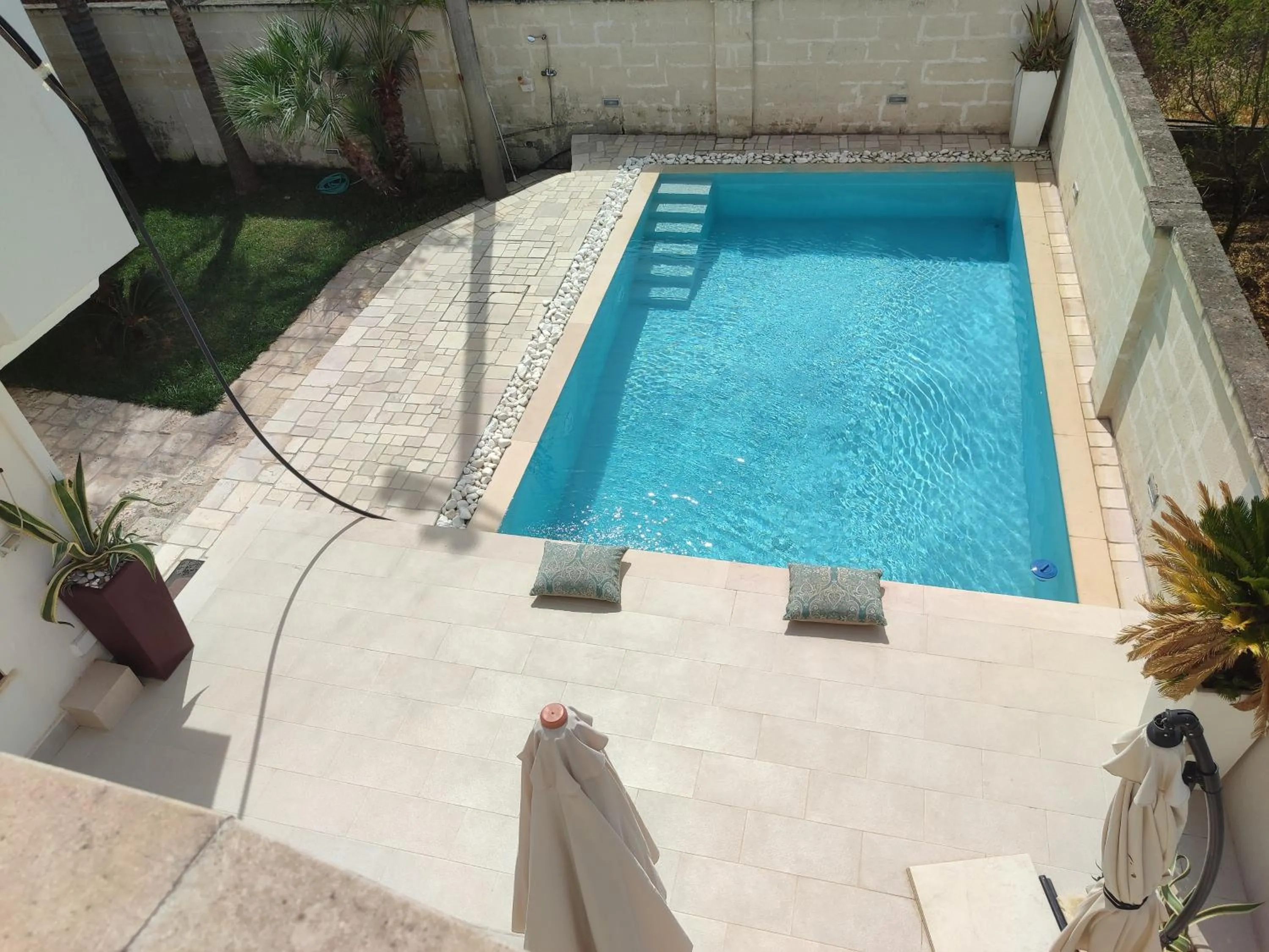 Swimming pool in Villa con piscina Aria di sole