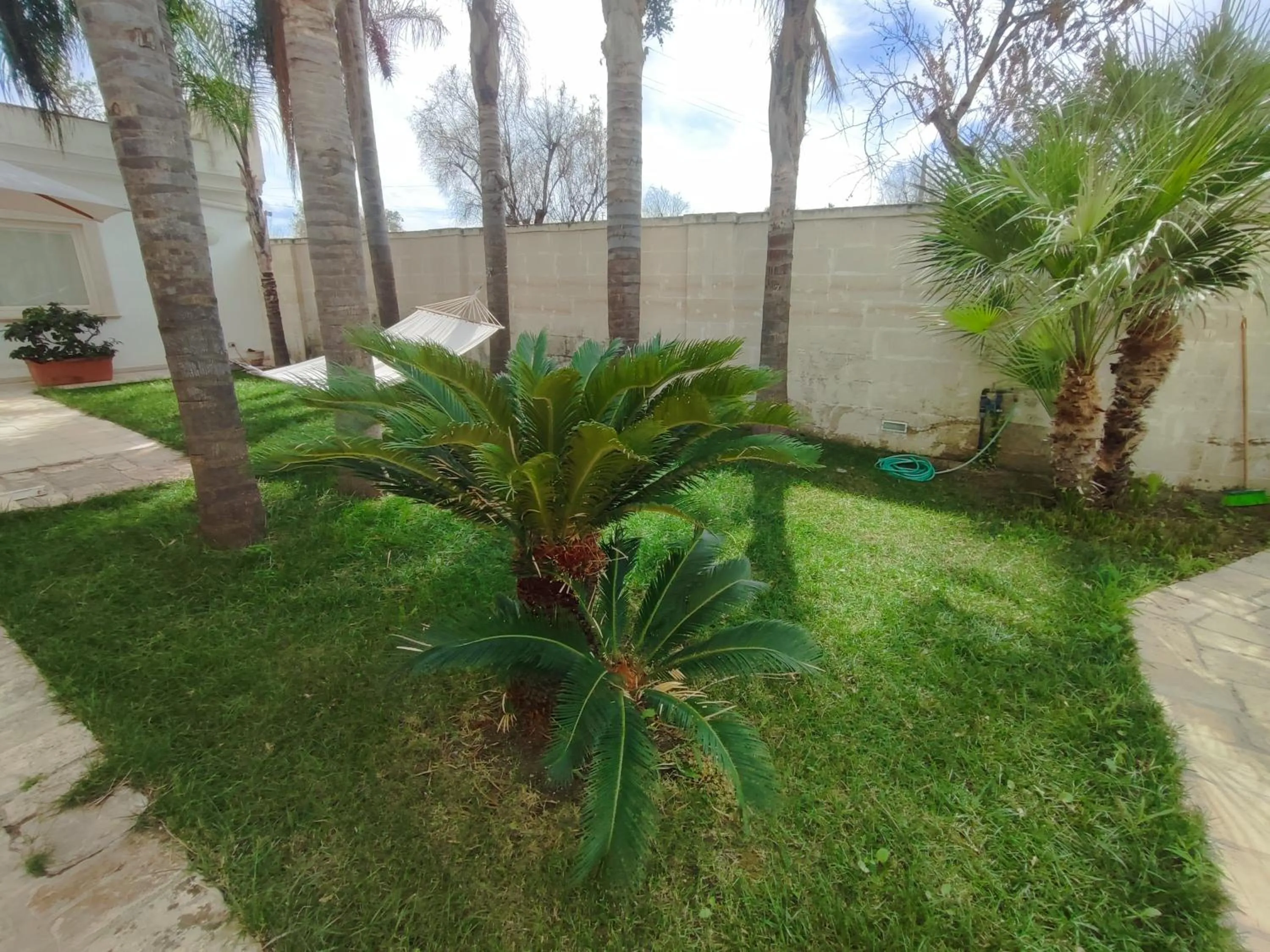 Garden in Villa con piscina Aria di sole