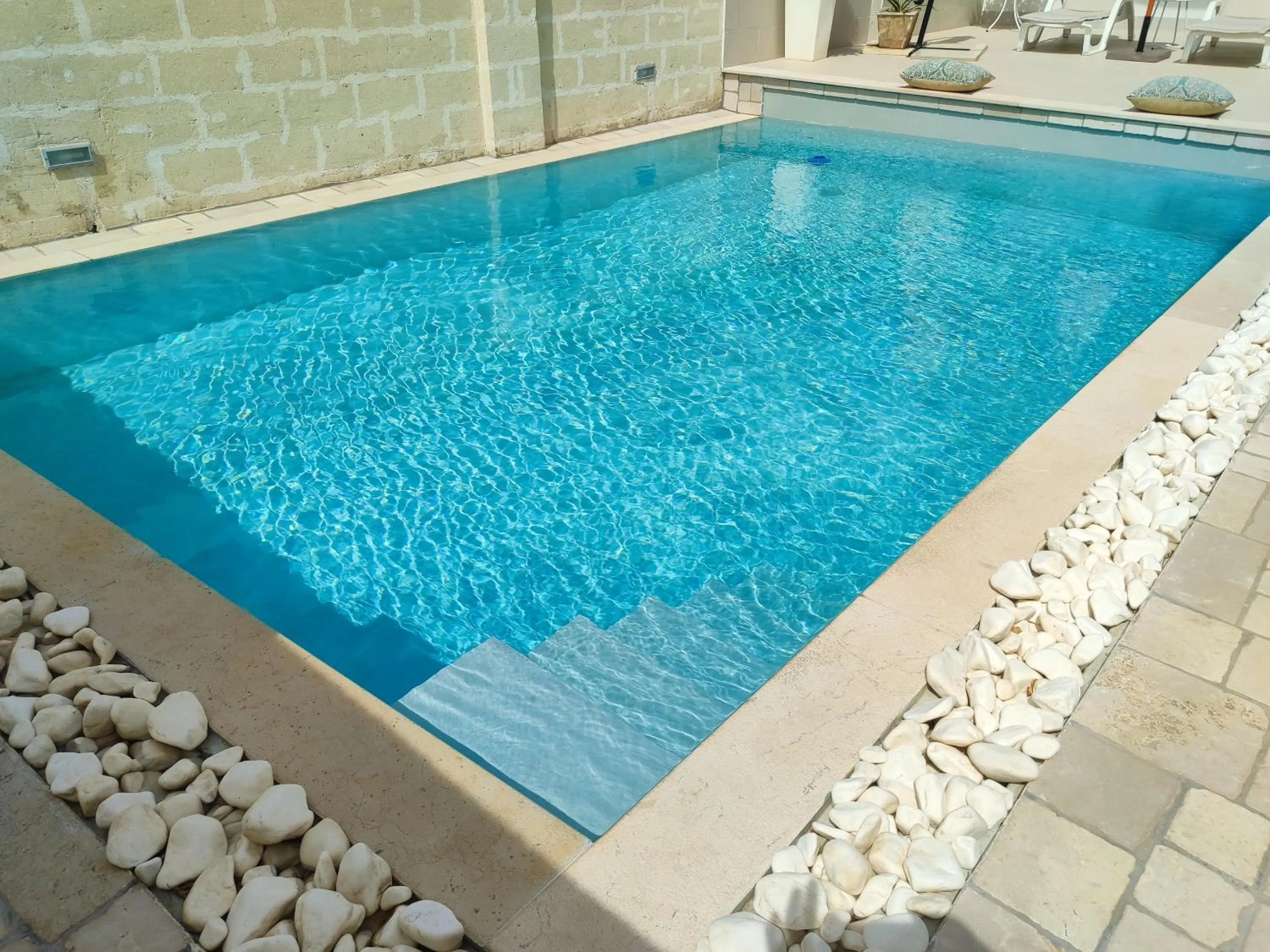 Swimming pool in Villa con piscina Aria di sole