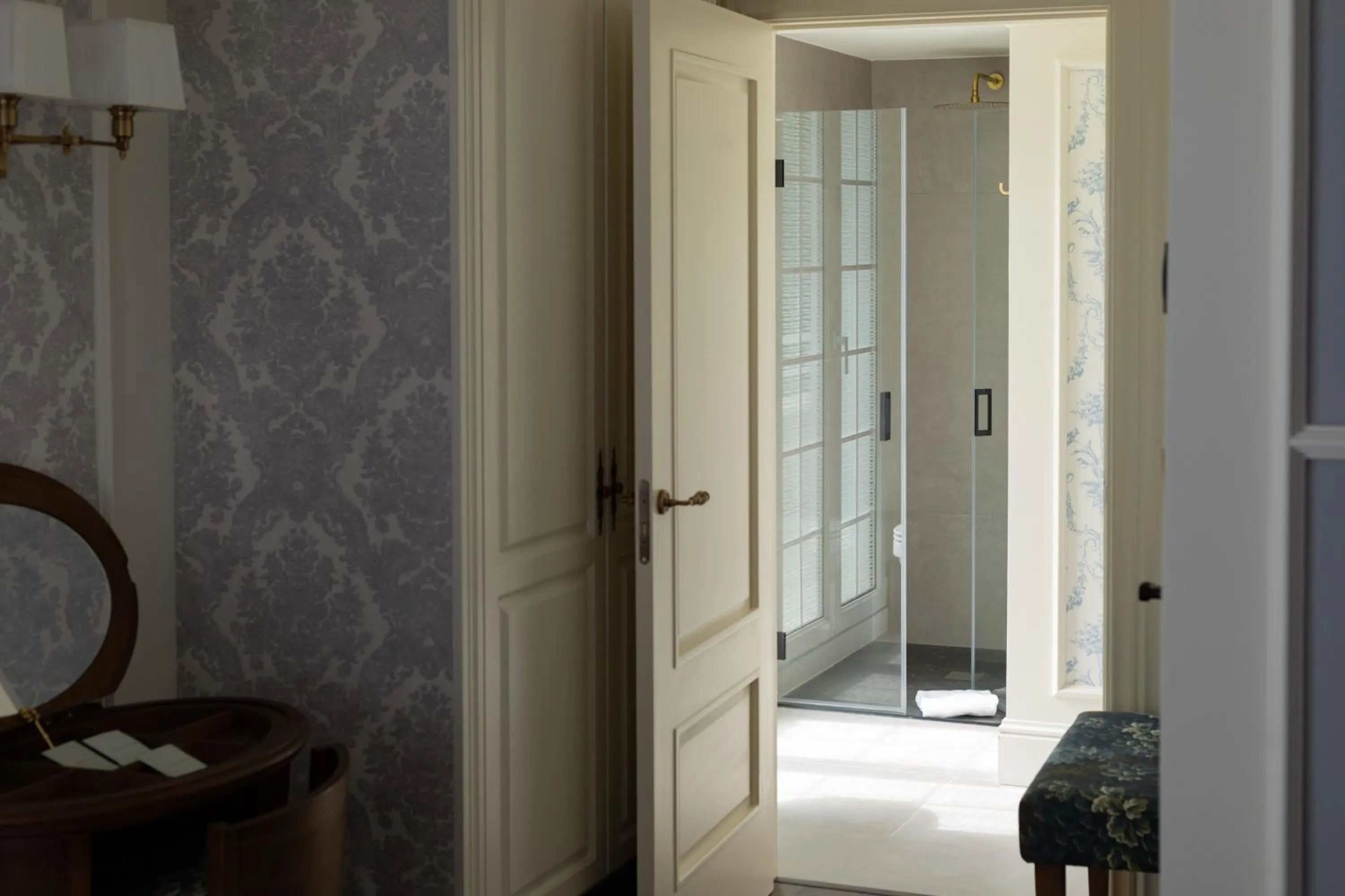 Shower in Hotel Luze Boutique San Sebastian