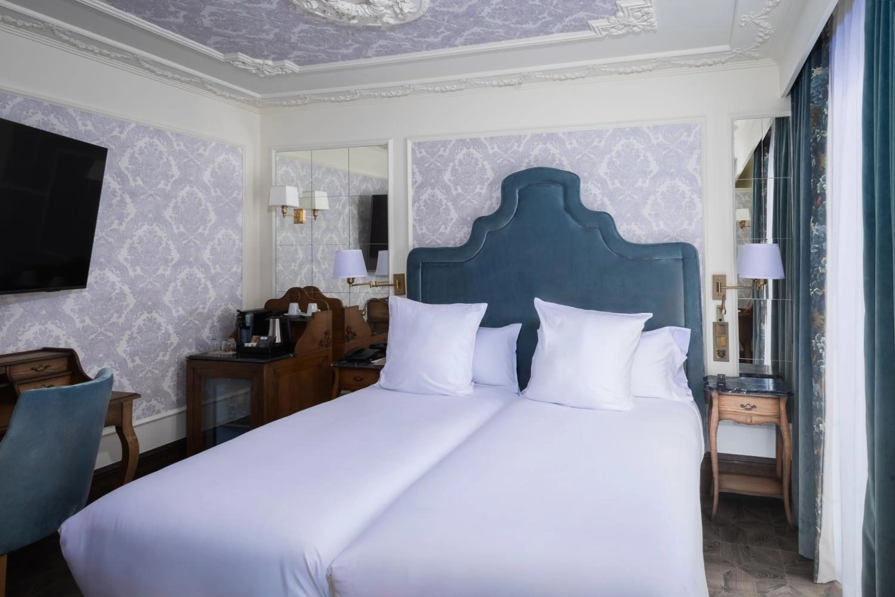 Bed in Hotel Luze Boutique San Sebastian