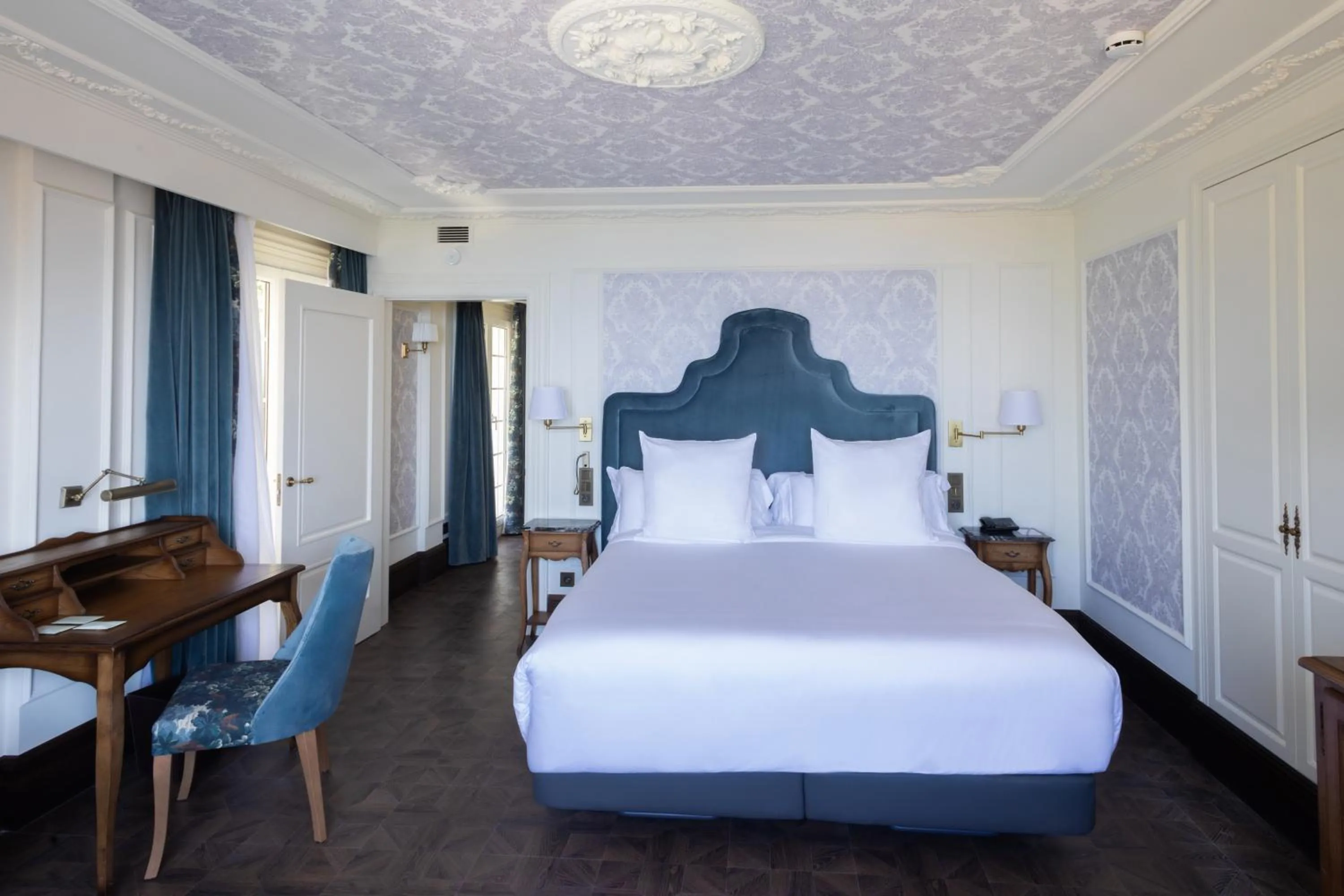 Bed in Hotel Luze Boutique San Sebastian