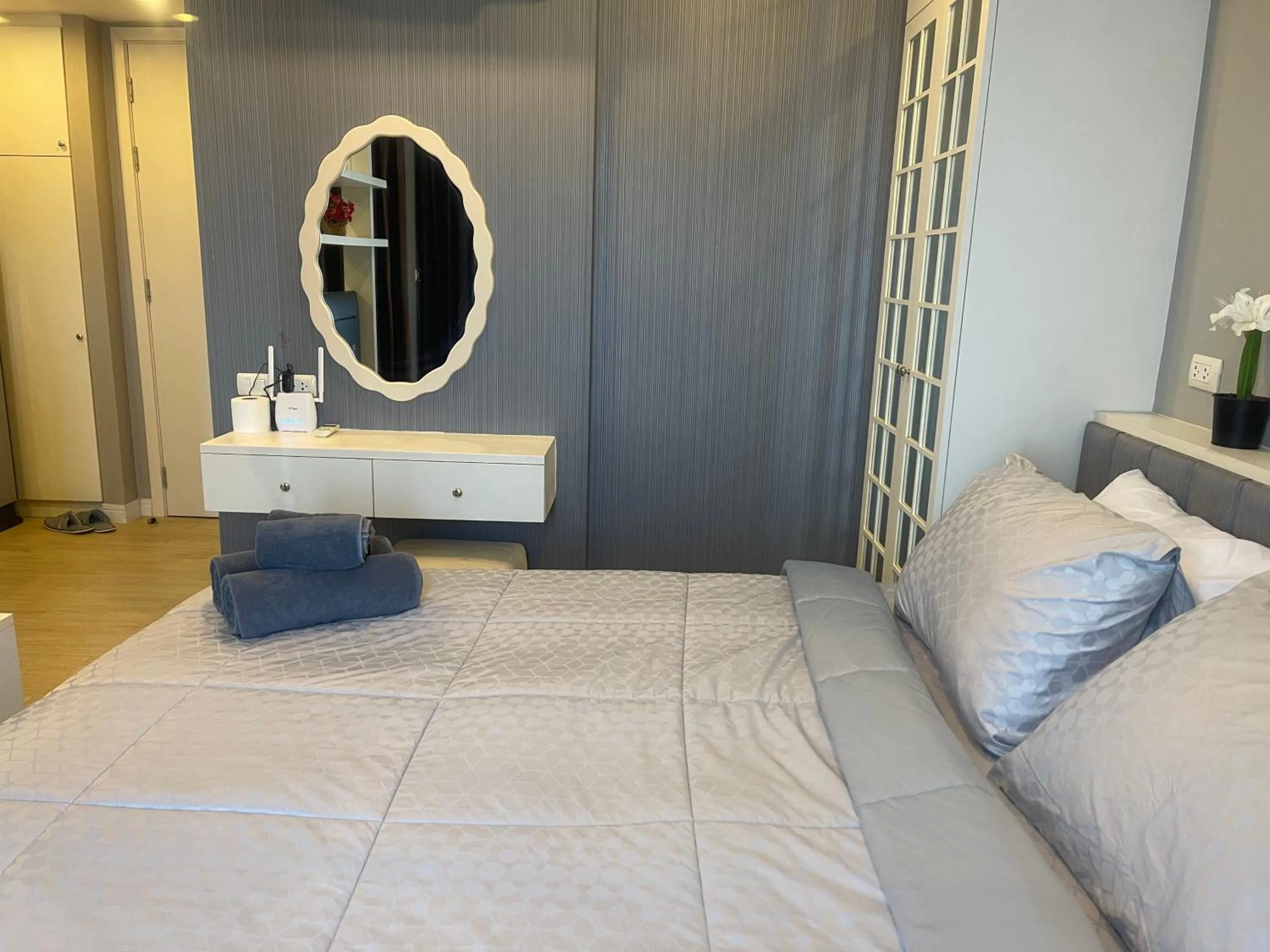 Bed in The Patio bangsaen miracle Seaview