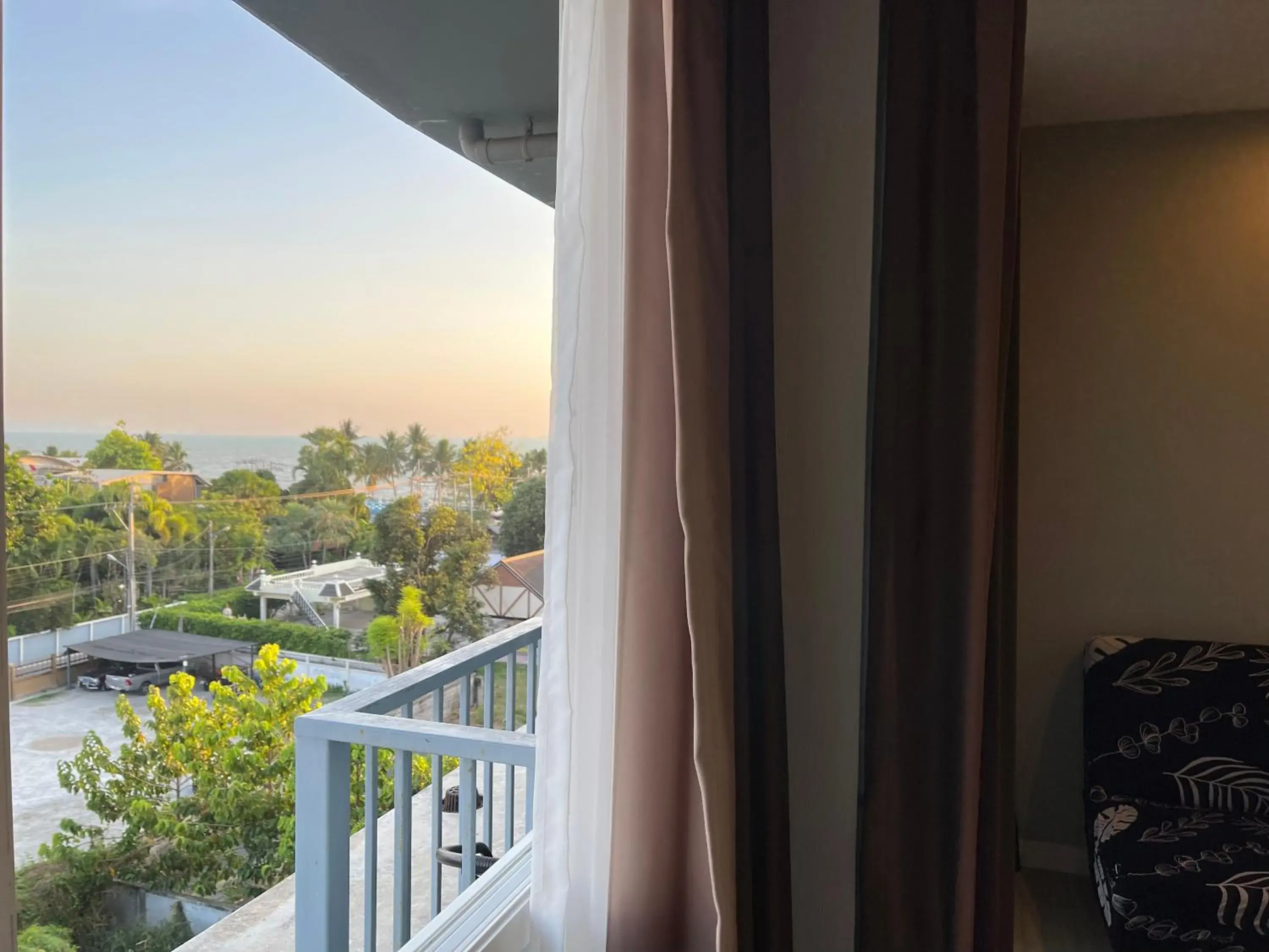 The Patio bangsaen miracle Seaview The Patio bangsaen miracle Seaview