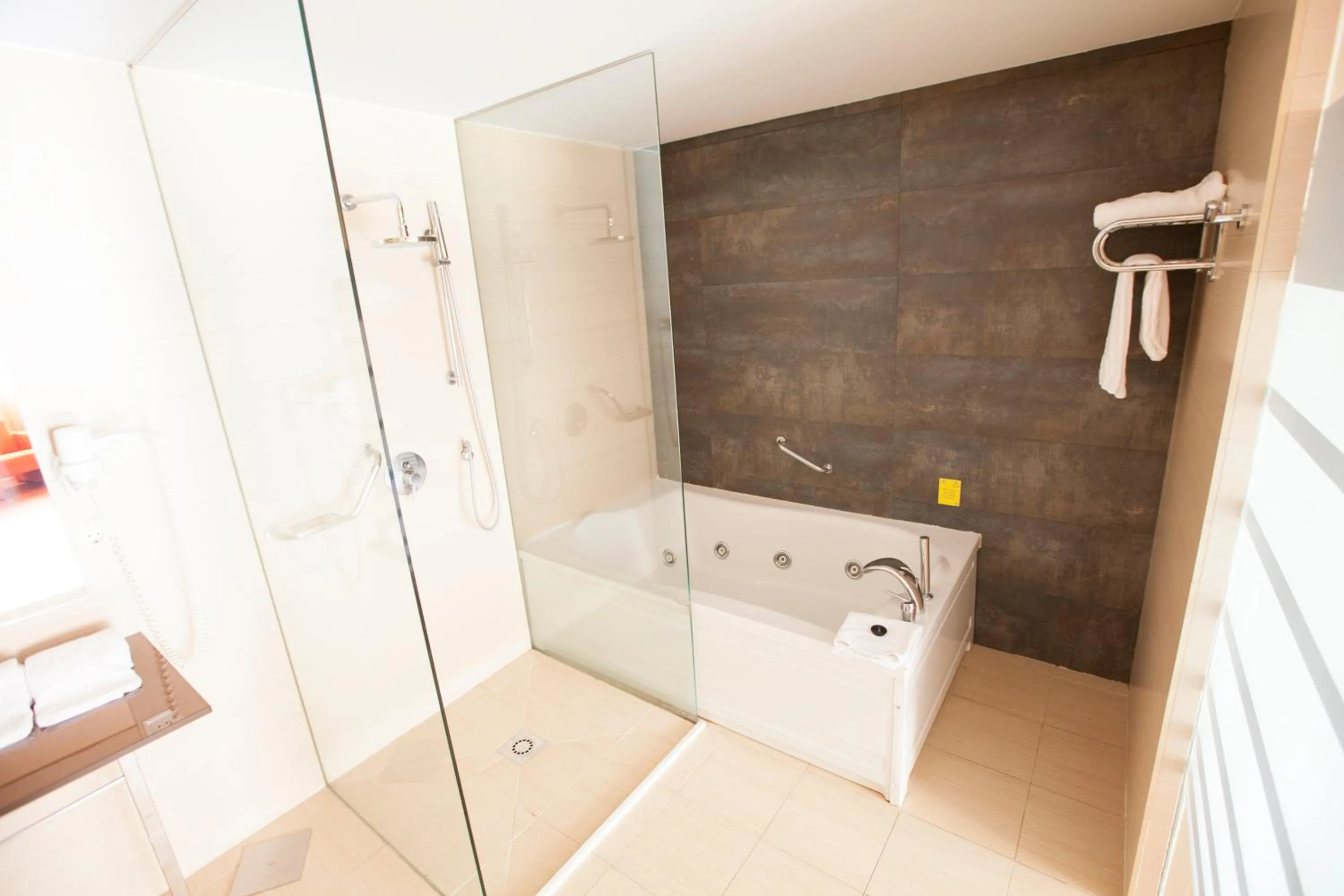 Bathroom in Hotel Granada Palace