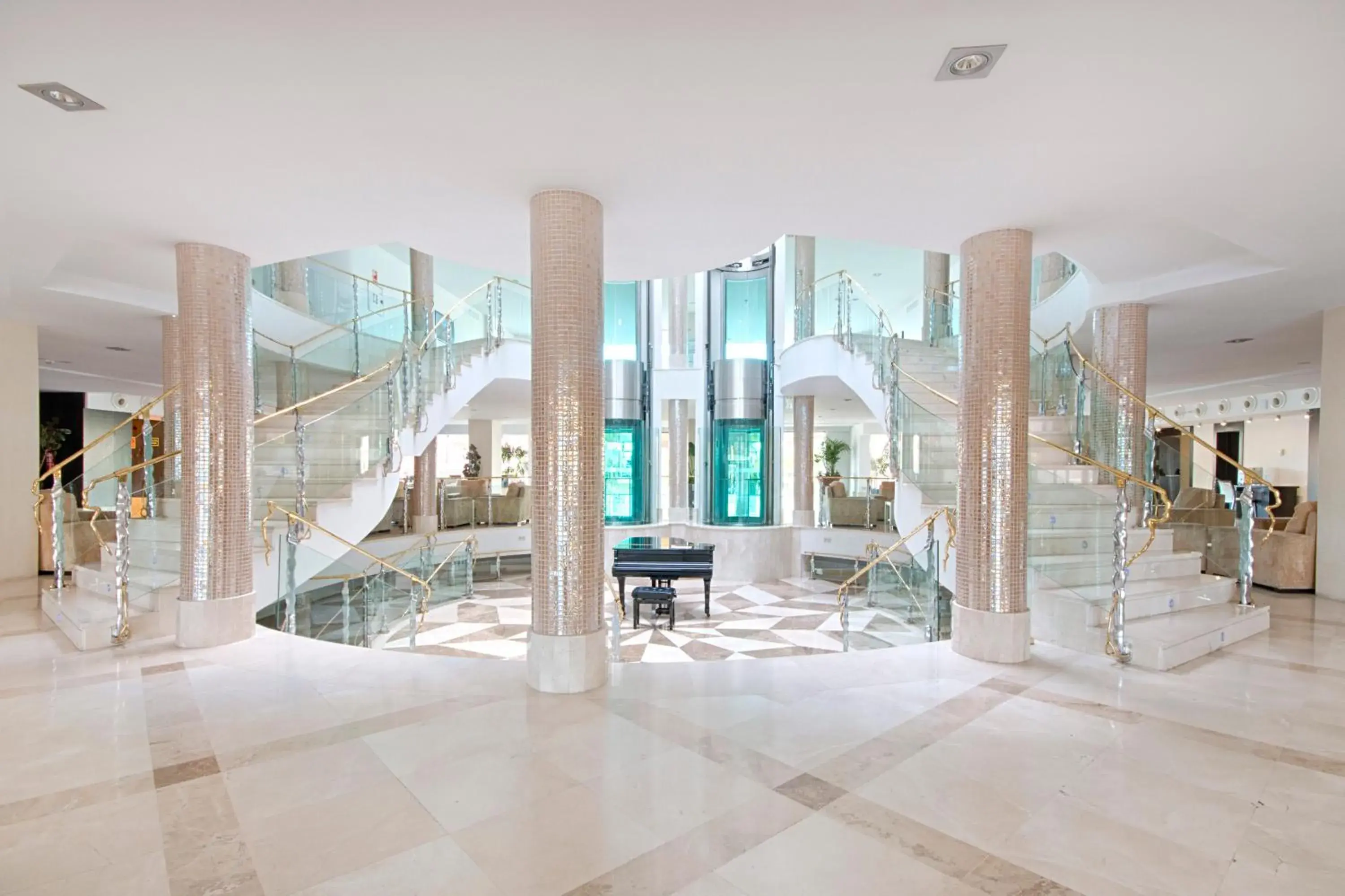 Lobby or reception in Hotel Granada Palace Lobby or reception in Hotel Granada Palace