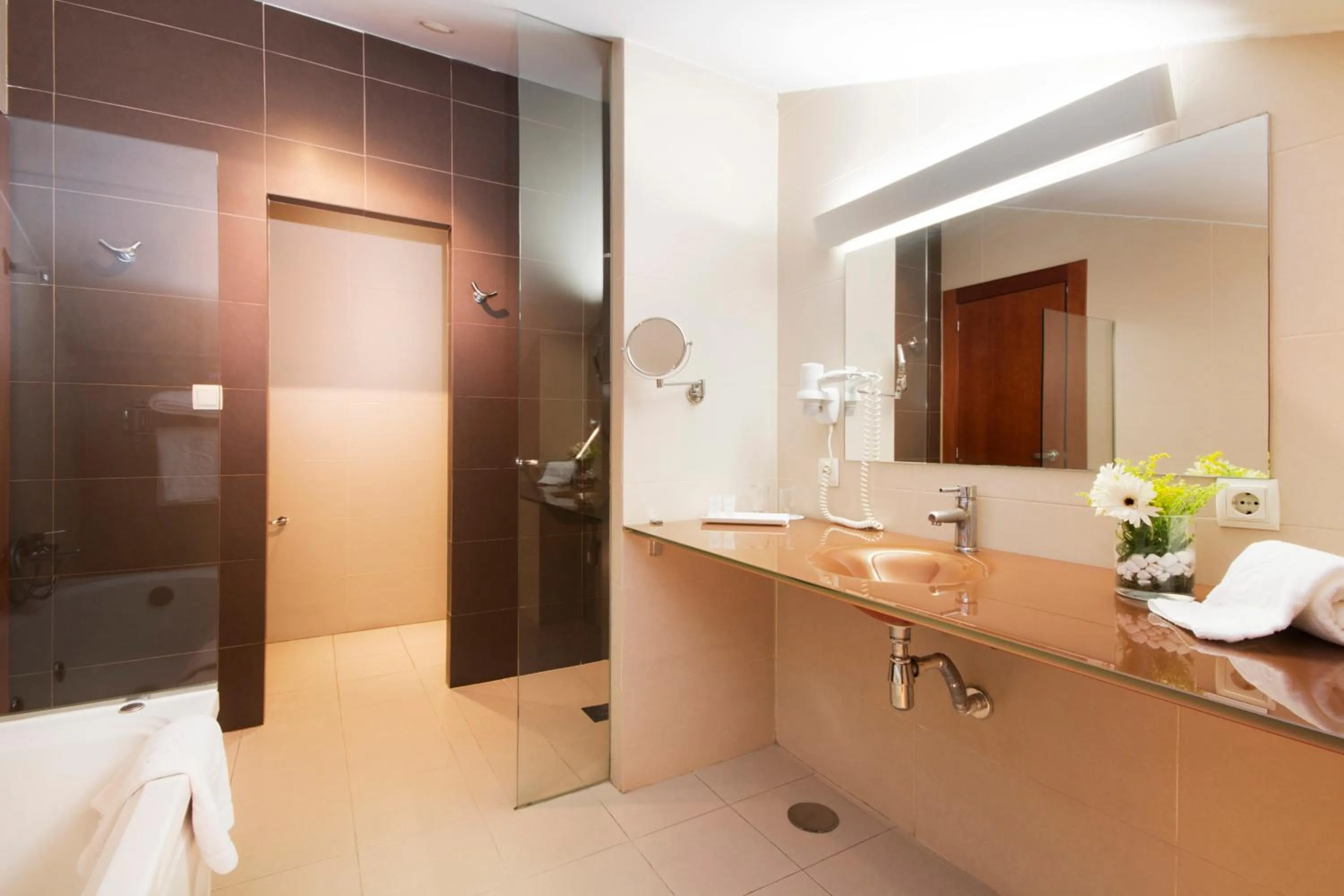 Bathroom in Hotel Granada Palace