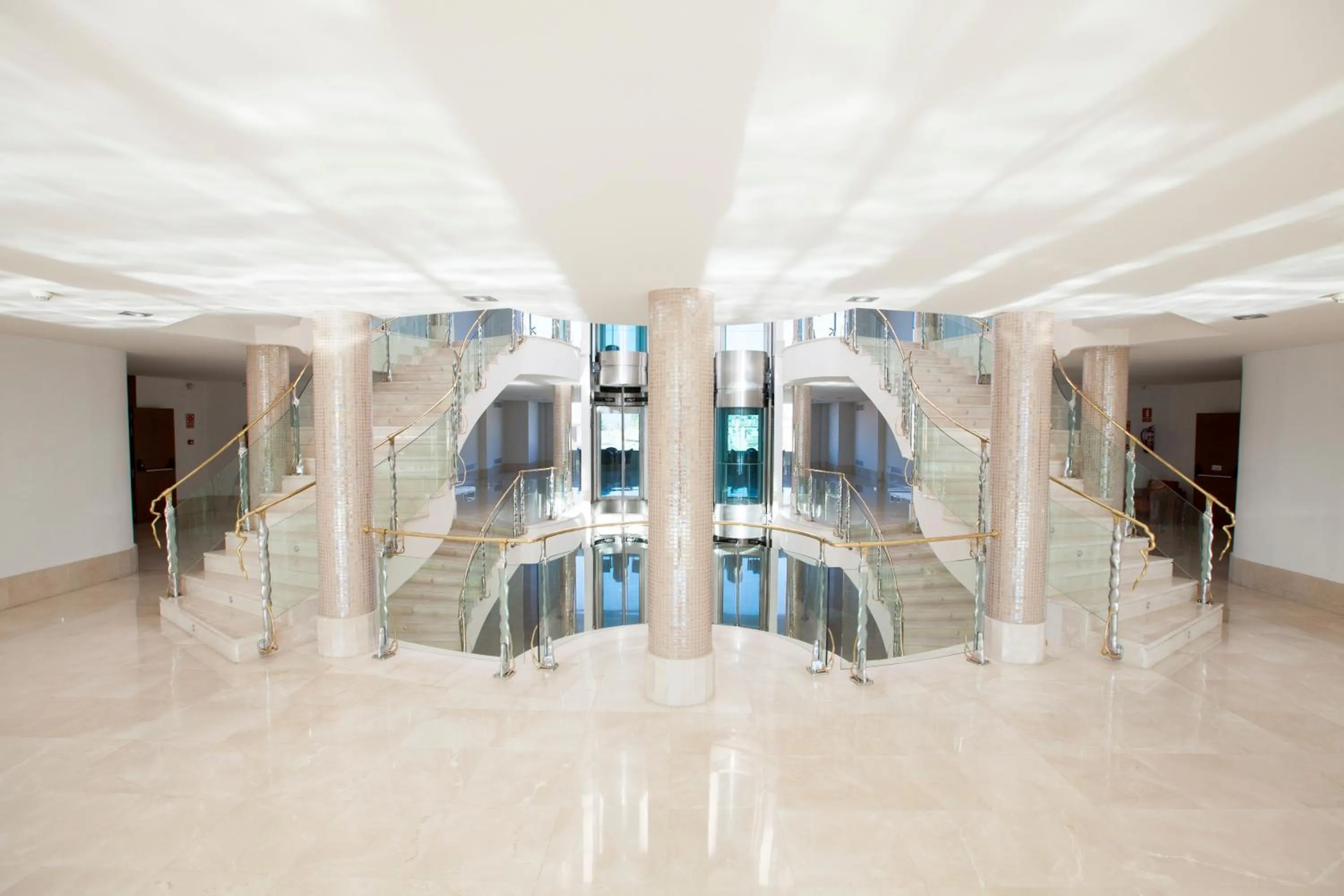 Area and facilities in Hotel Granada Palace