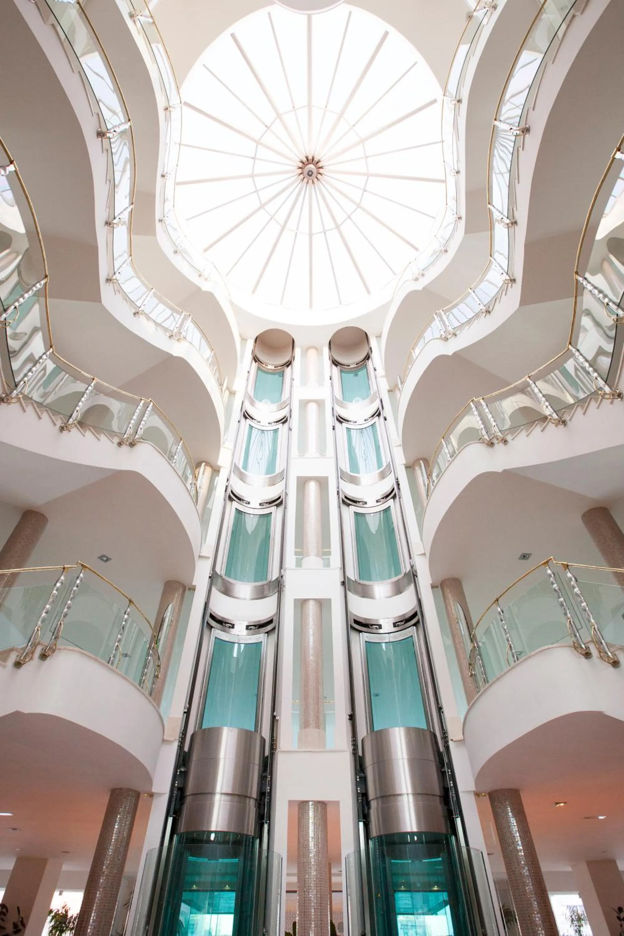 Patio in Hotel Granada Palace