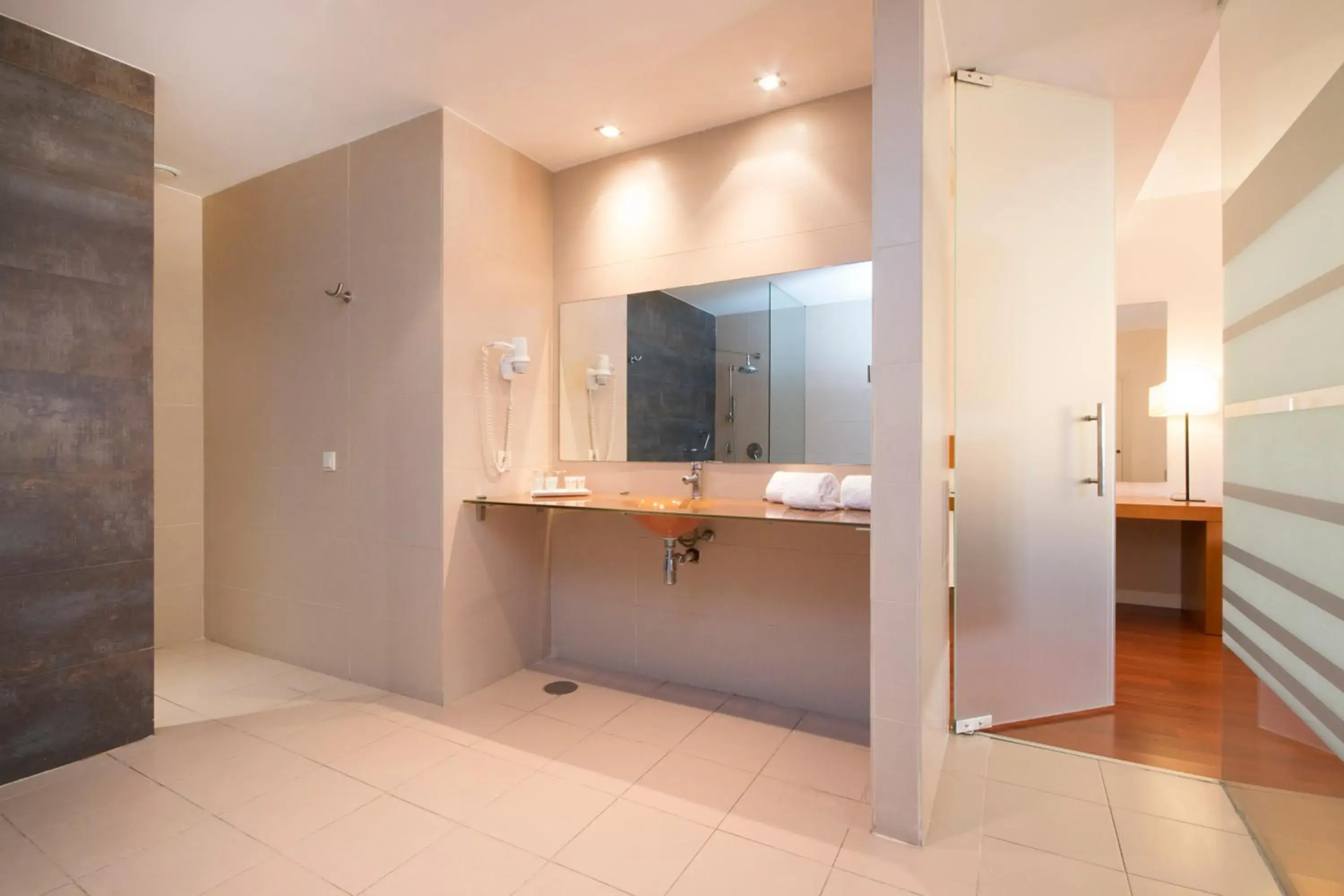 Bathroom in Hotel Granada Palace Bathroom in Hotel Granada Palace