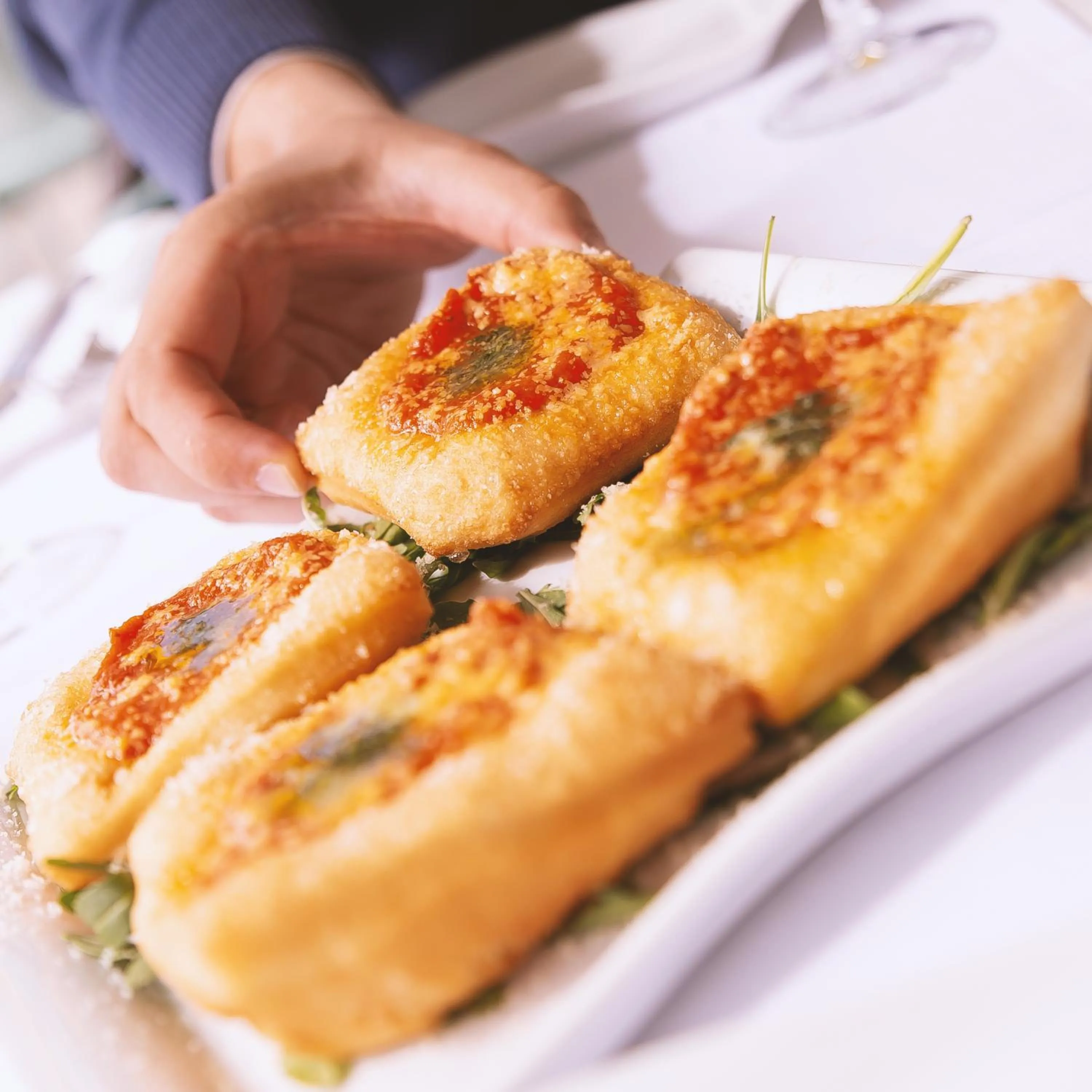 Restaurant/places to eat in Hotel Granada Palace