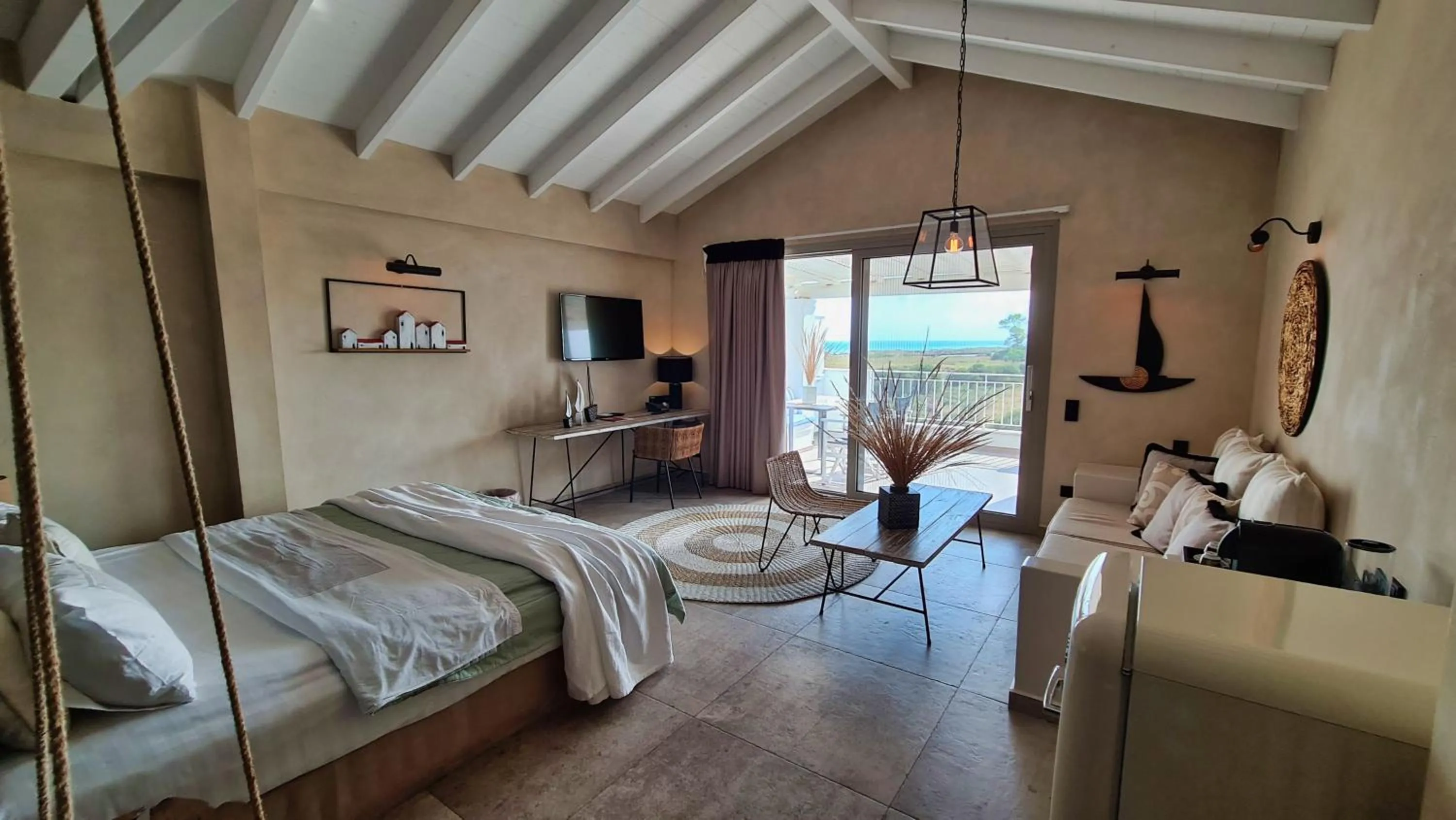 Bedroom, Bed in Hotel Evilion Sea And Sun