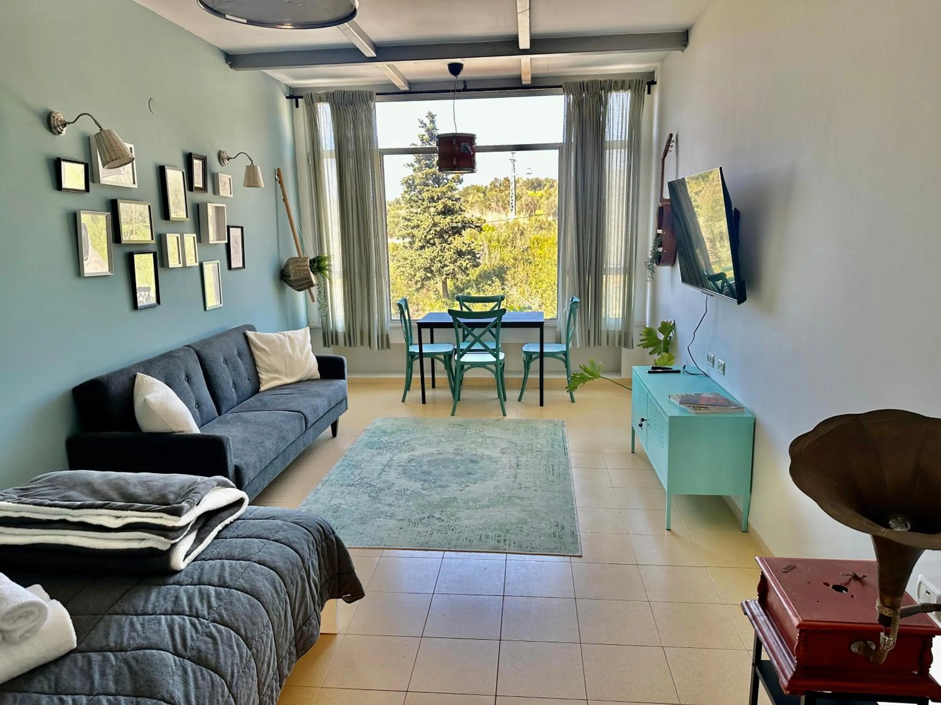 TV and multimedia in Ein Hod - Artists Village