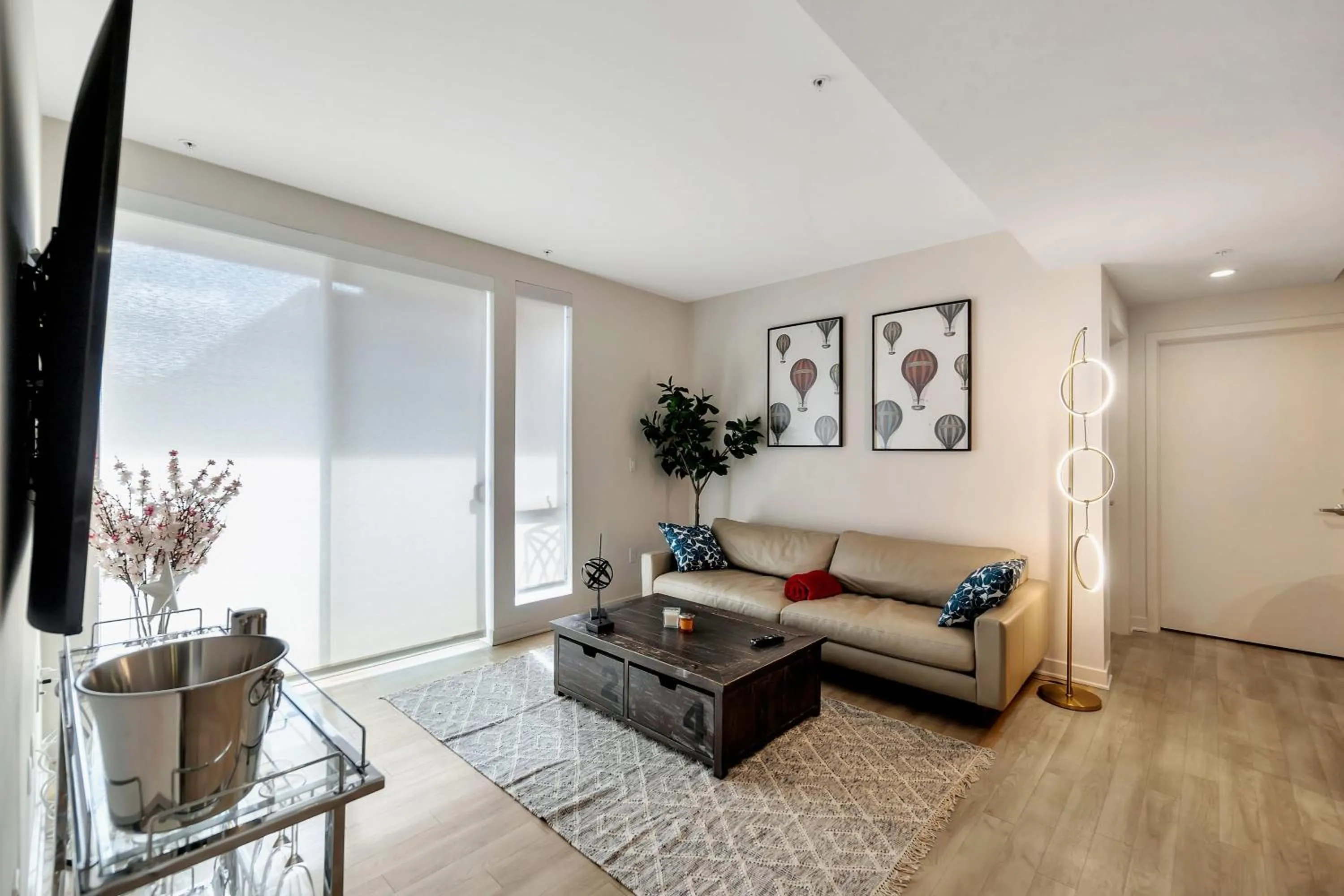 5 Heart of Santa Monica apartment