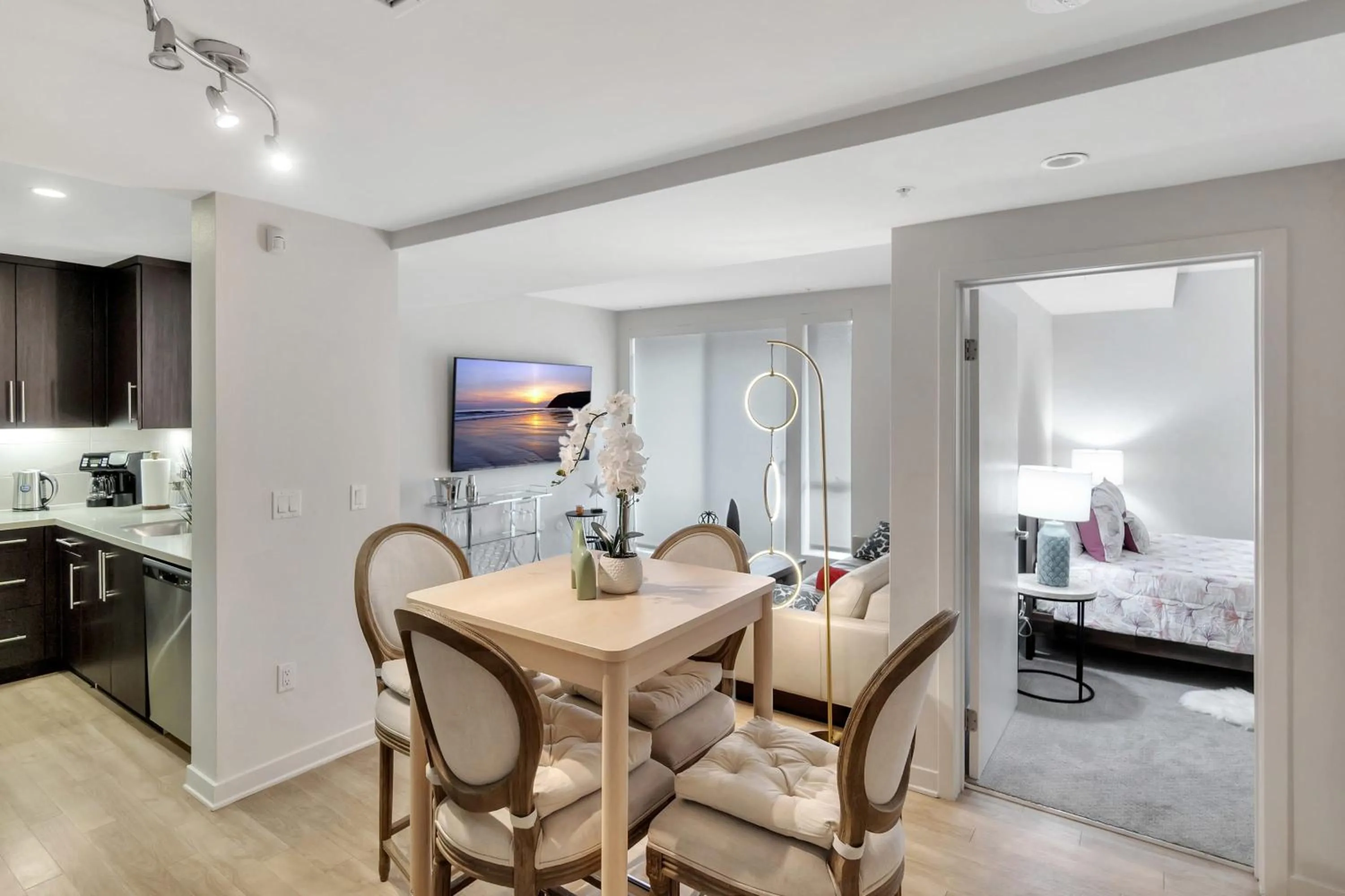 5 Heart of Santa Monica apartment