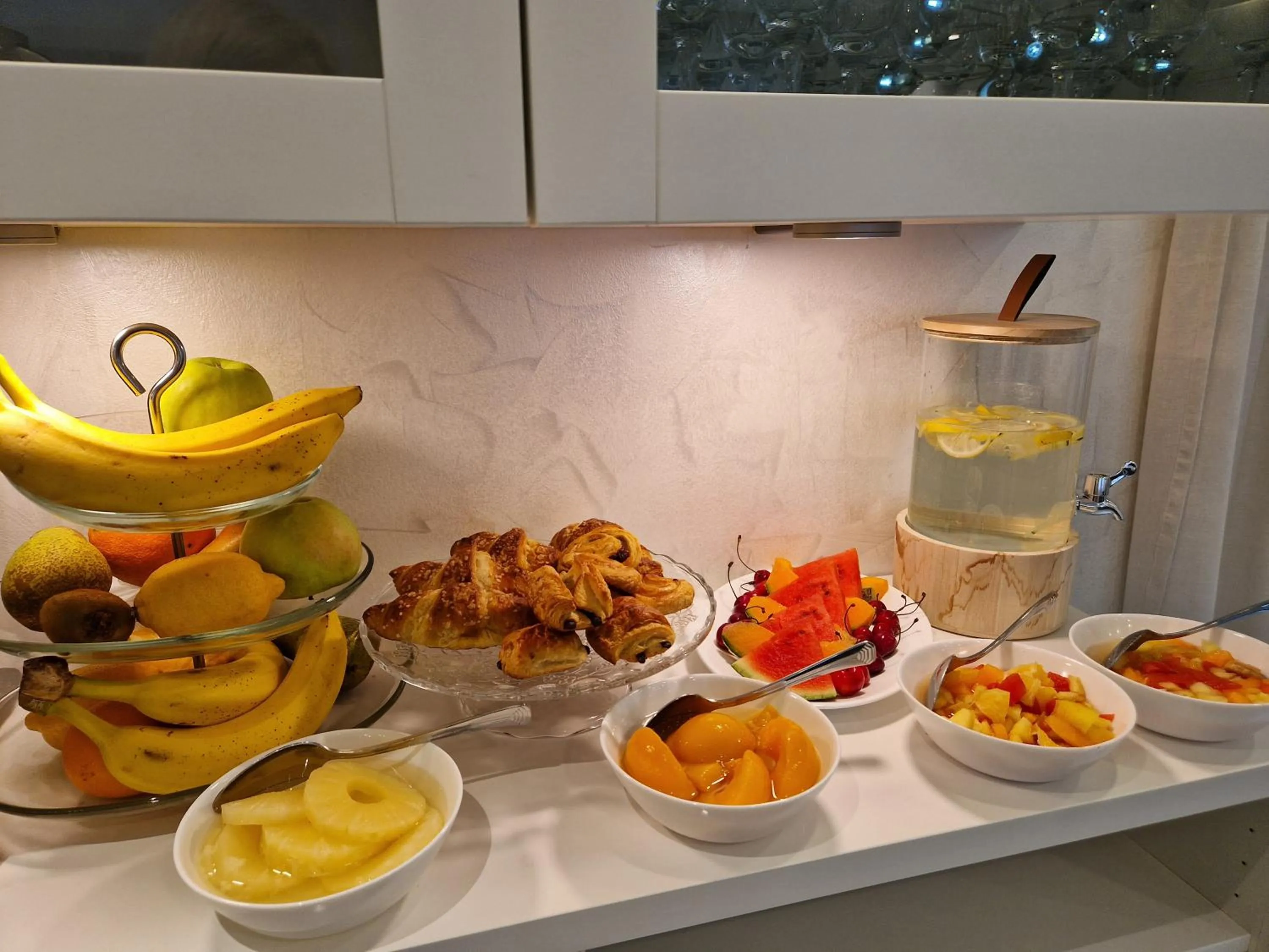 Breakfast in Irini Luxury Rooms
