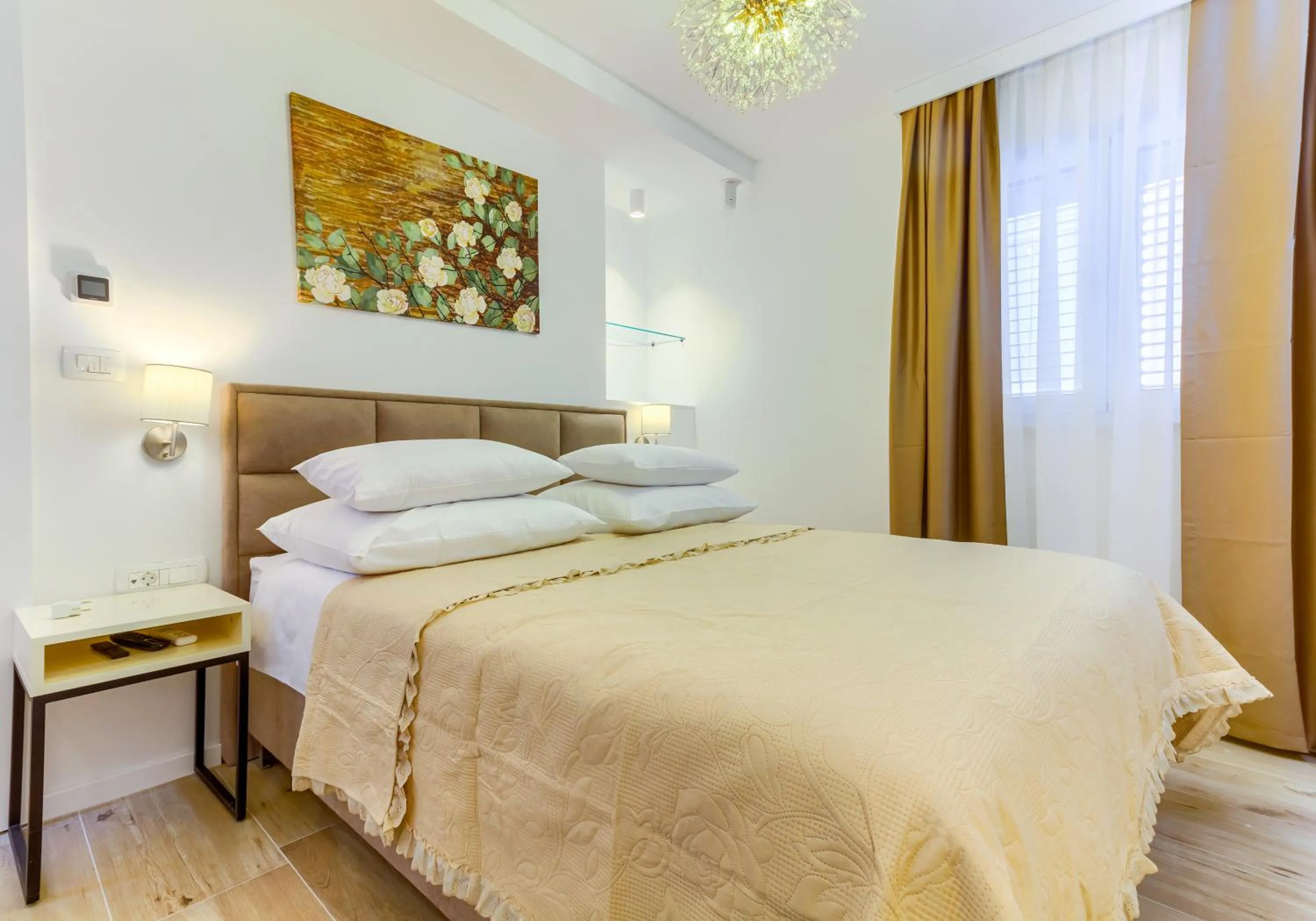 Shower, Bed in Irini Luxury Rooms