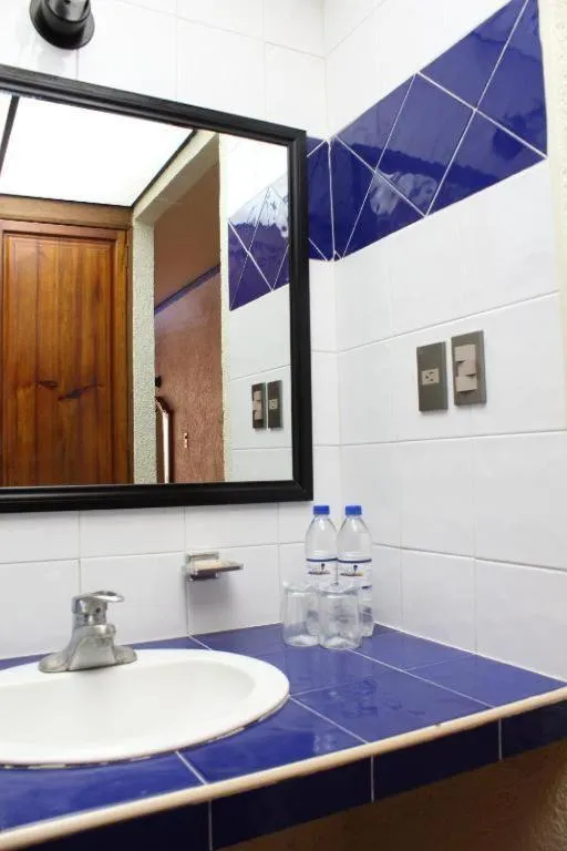 Bathroom in Hotel Oaxaca Dorado