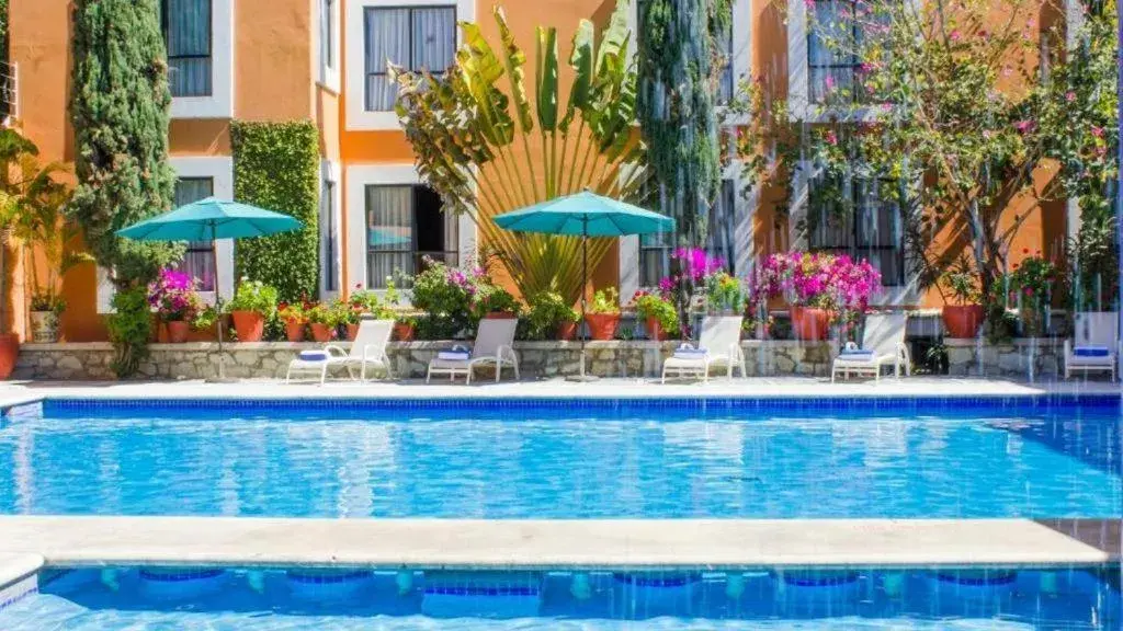 Swimming pool in Hotel Oaxaca Dorado Swimming pool in Hotel Oaxaca Dorado