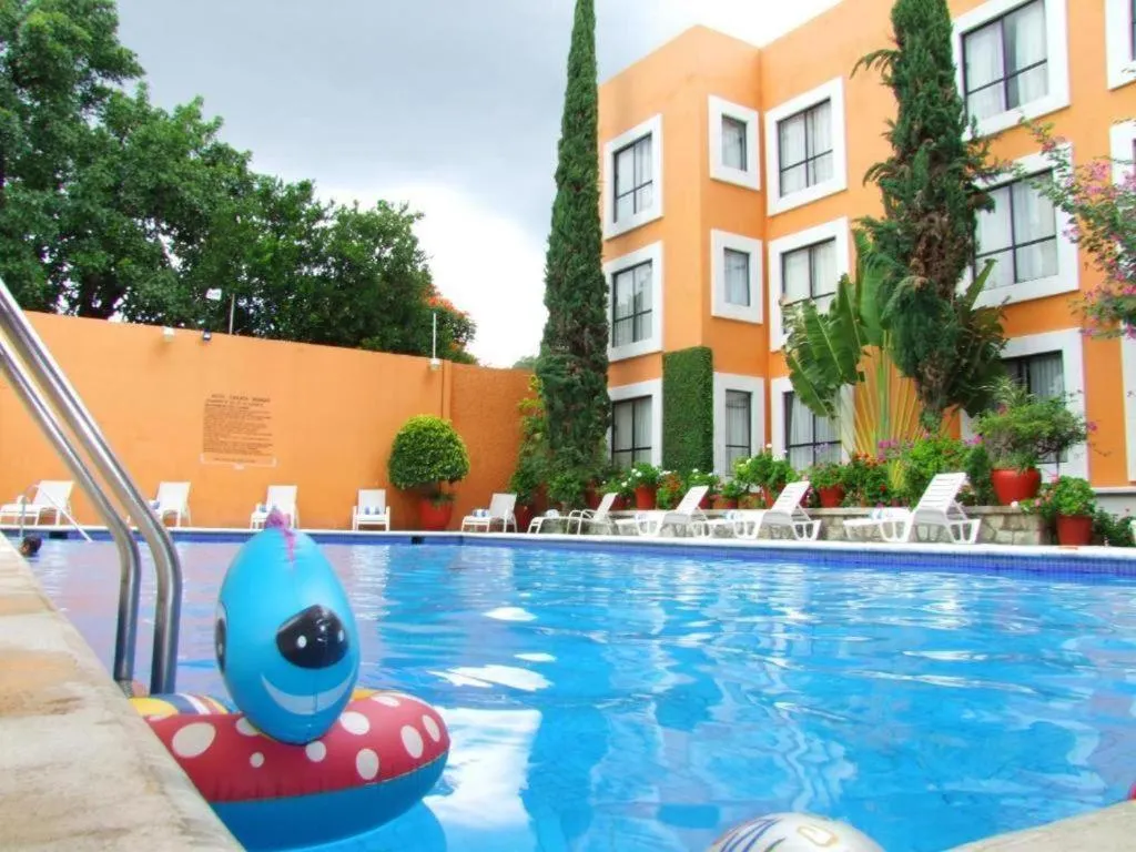 Swimming pool in Hotel Oaxaca Dorado
