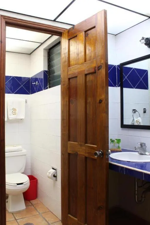 Bathroom in Hotel Oaxaca Dorado