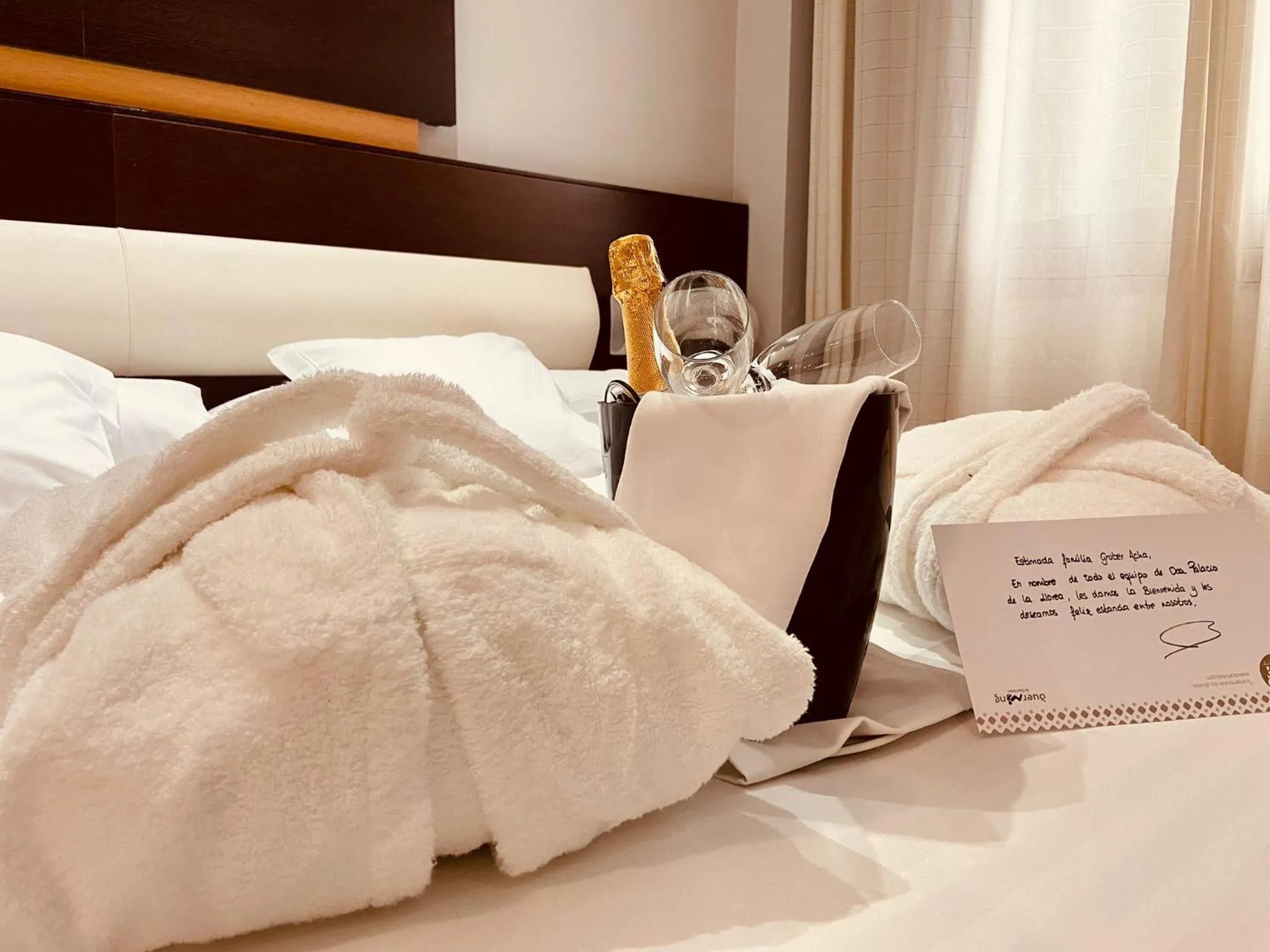 Decorative detail, Bed in Oca Palacio De La Llorea Hotel & Spa