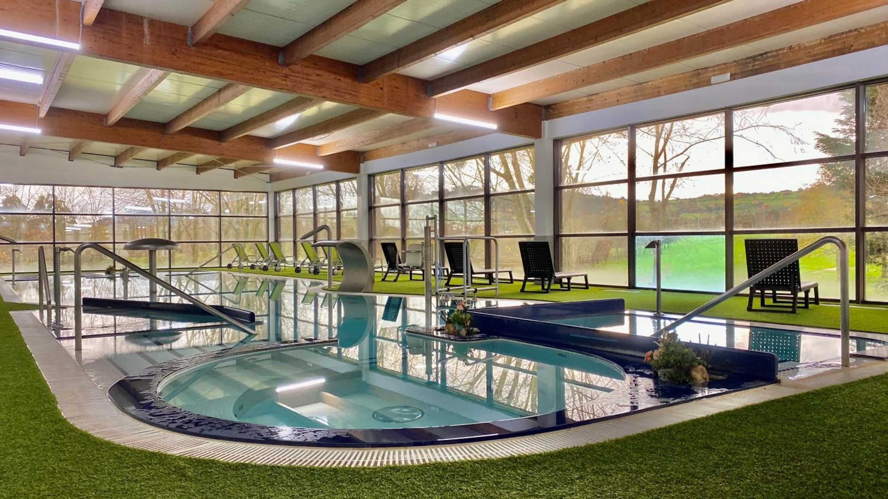 Spa and wellness centre/facilities in Oca Palacio De La Llorea Hotel & Spa